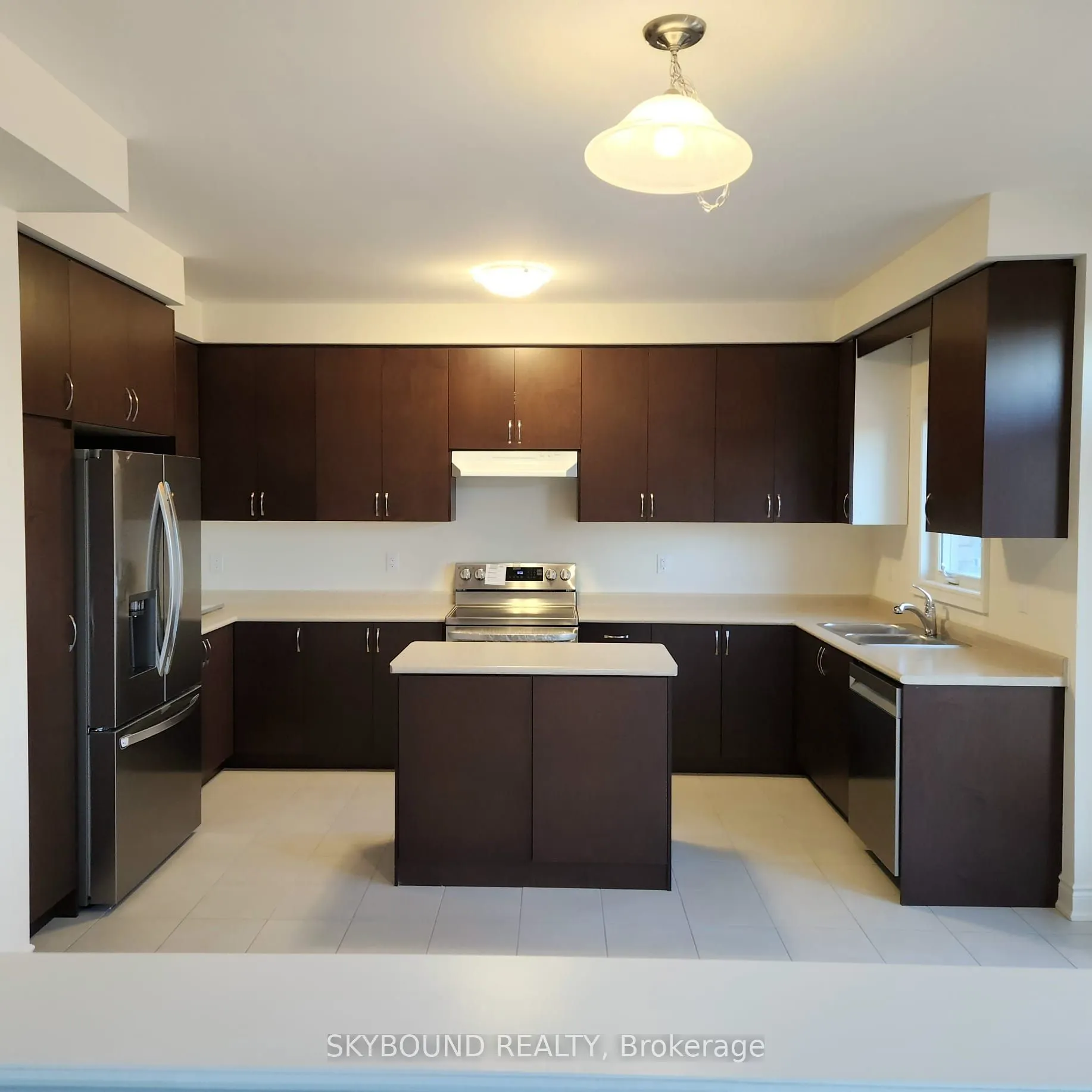 172 Bloomfield Crescent