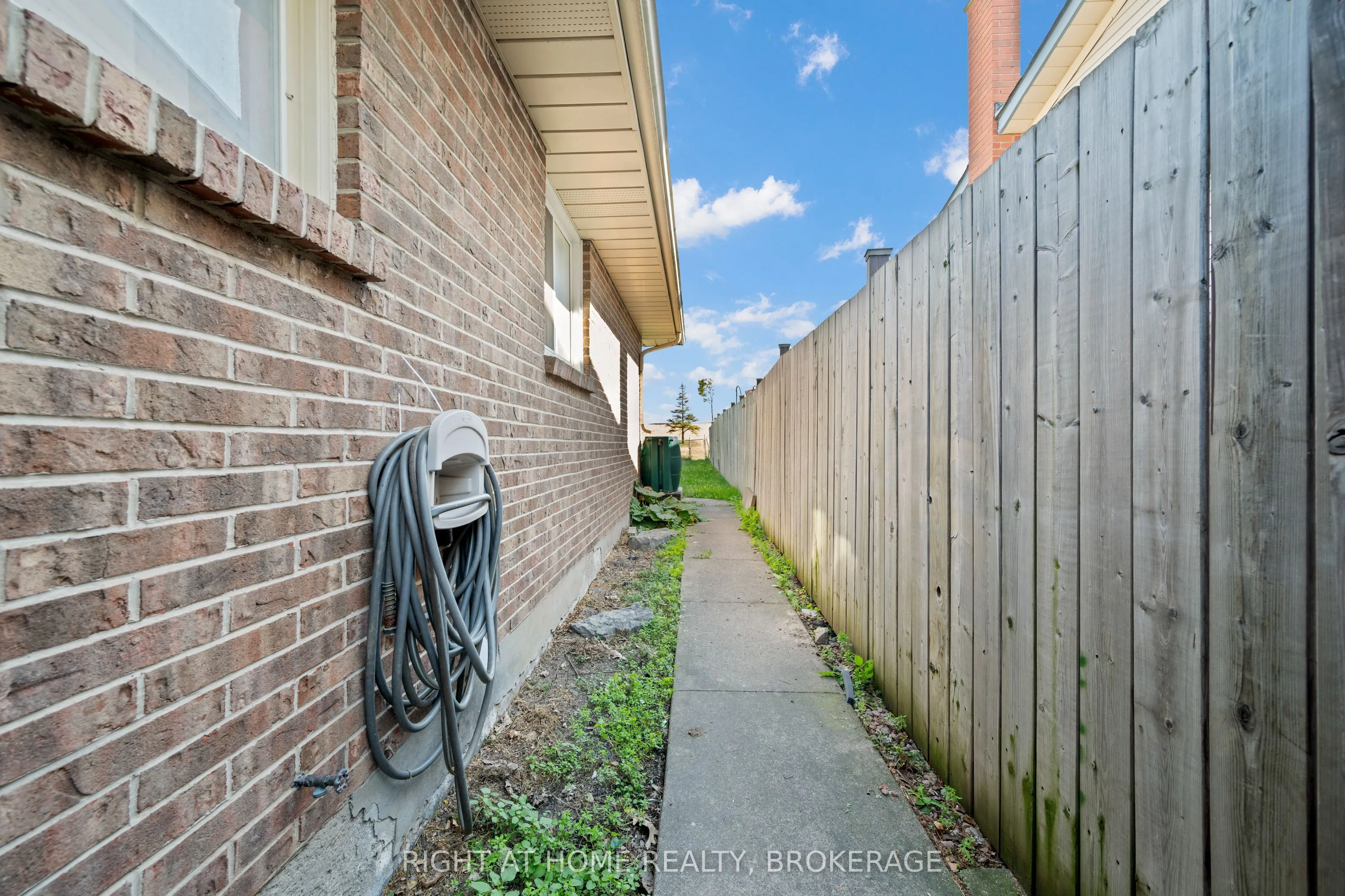 67 Dundonald Street