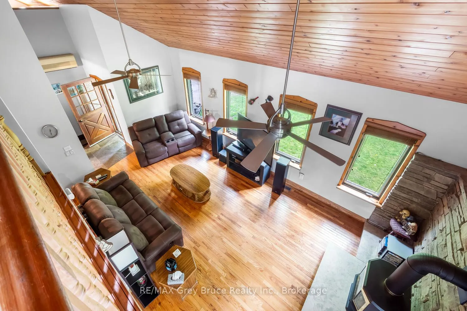 1033 Bruce Road 9
