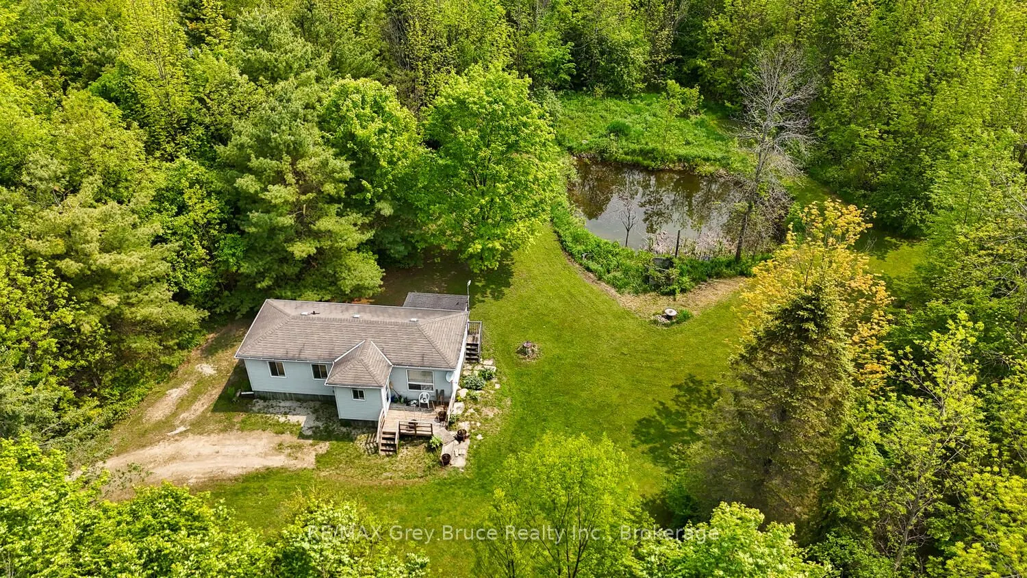 1033 Bruce Road 9