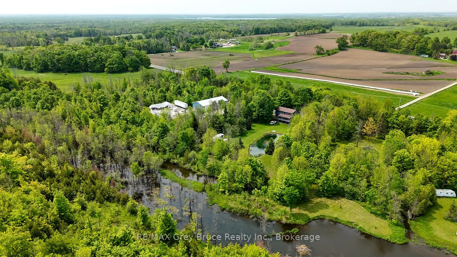 1033 Bruce Road 9