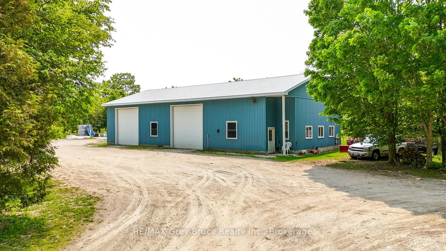 1033 Bruce Road 9