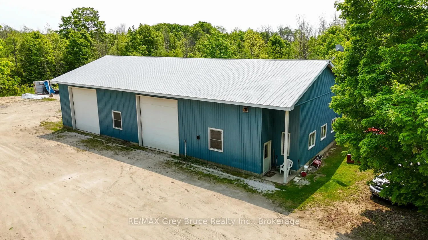 1033 Bruce Road 9