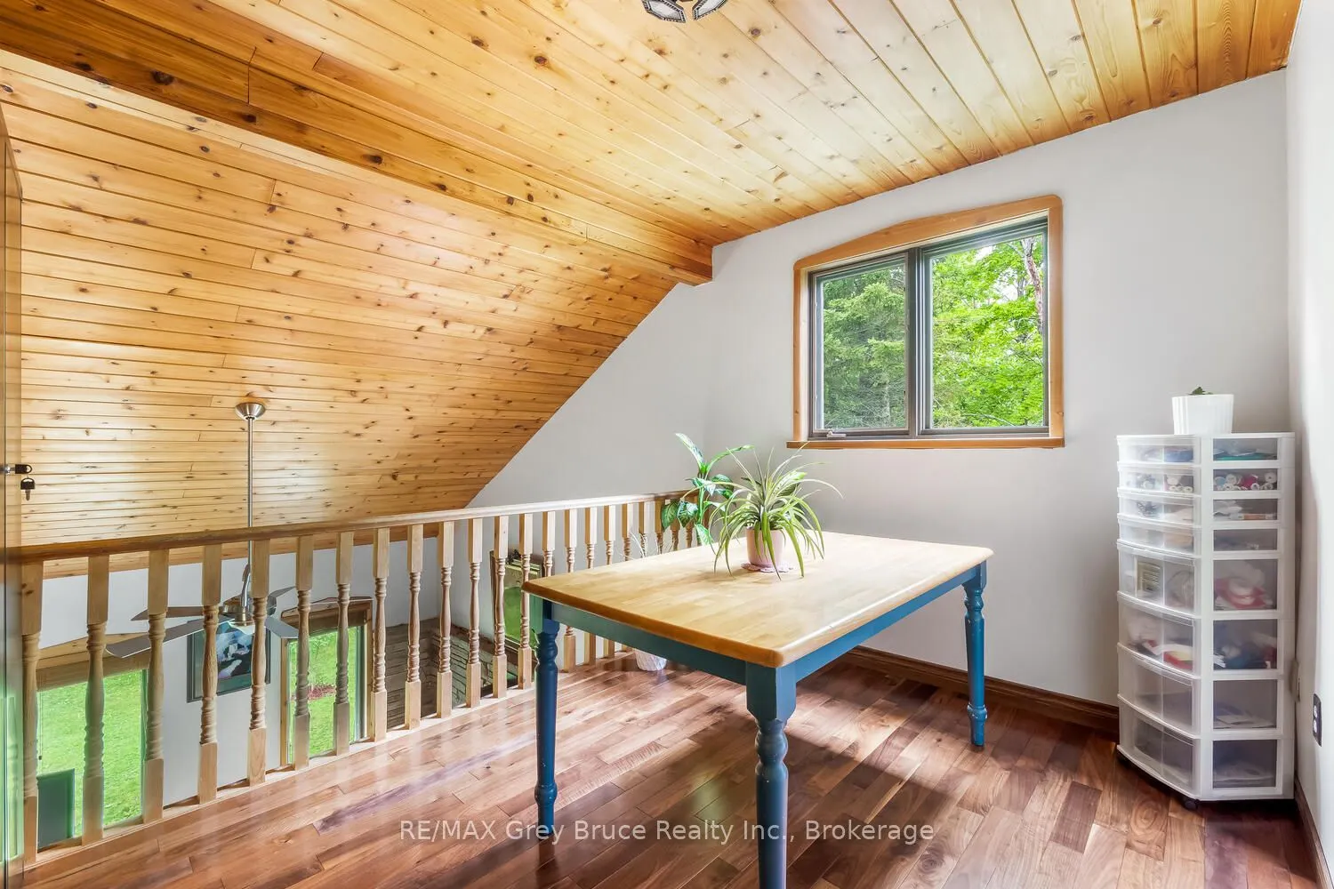 1033 Bruce Road 9