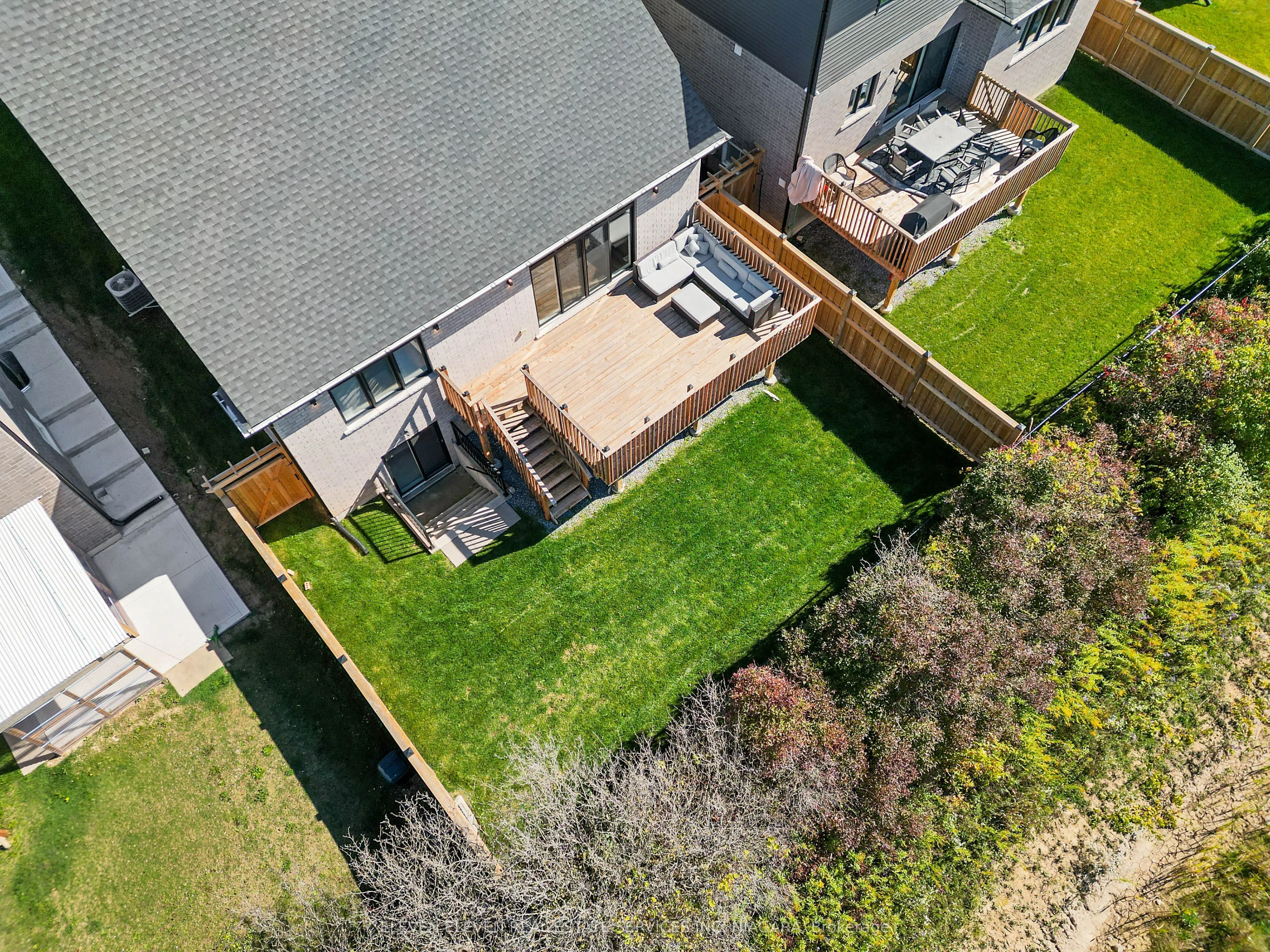 7483 Sherrilee Crescent