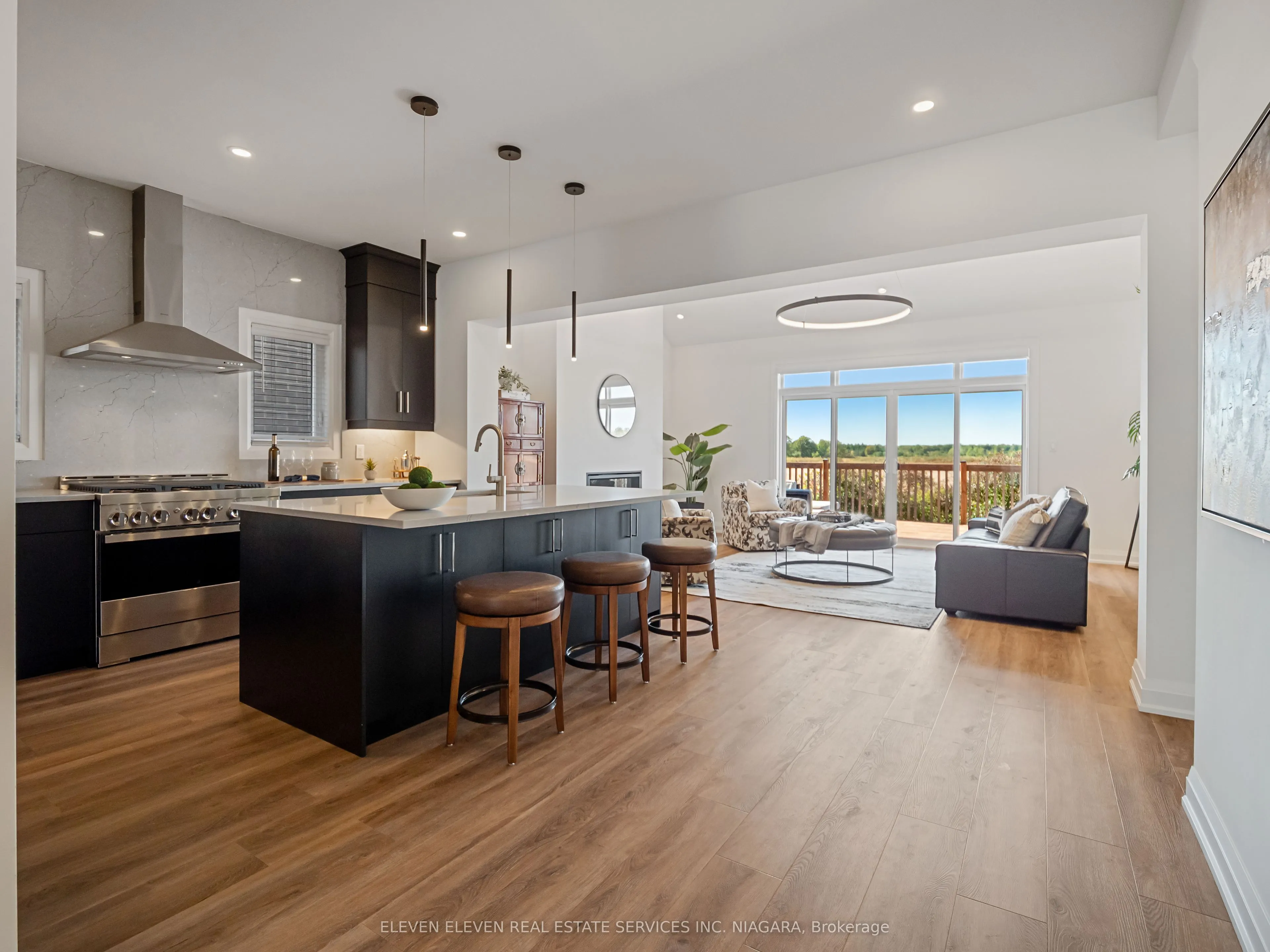 7483 Sherrilee Crescent