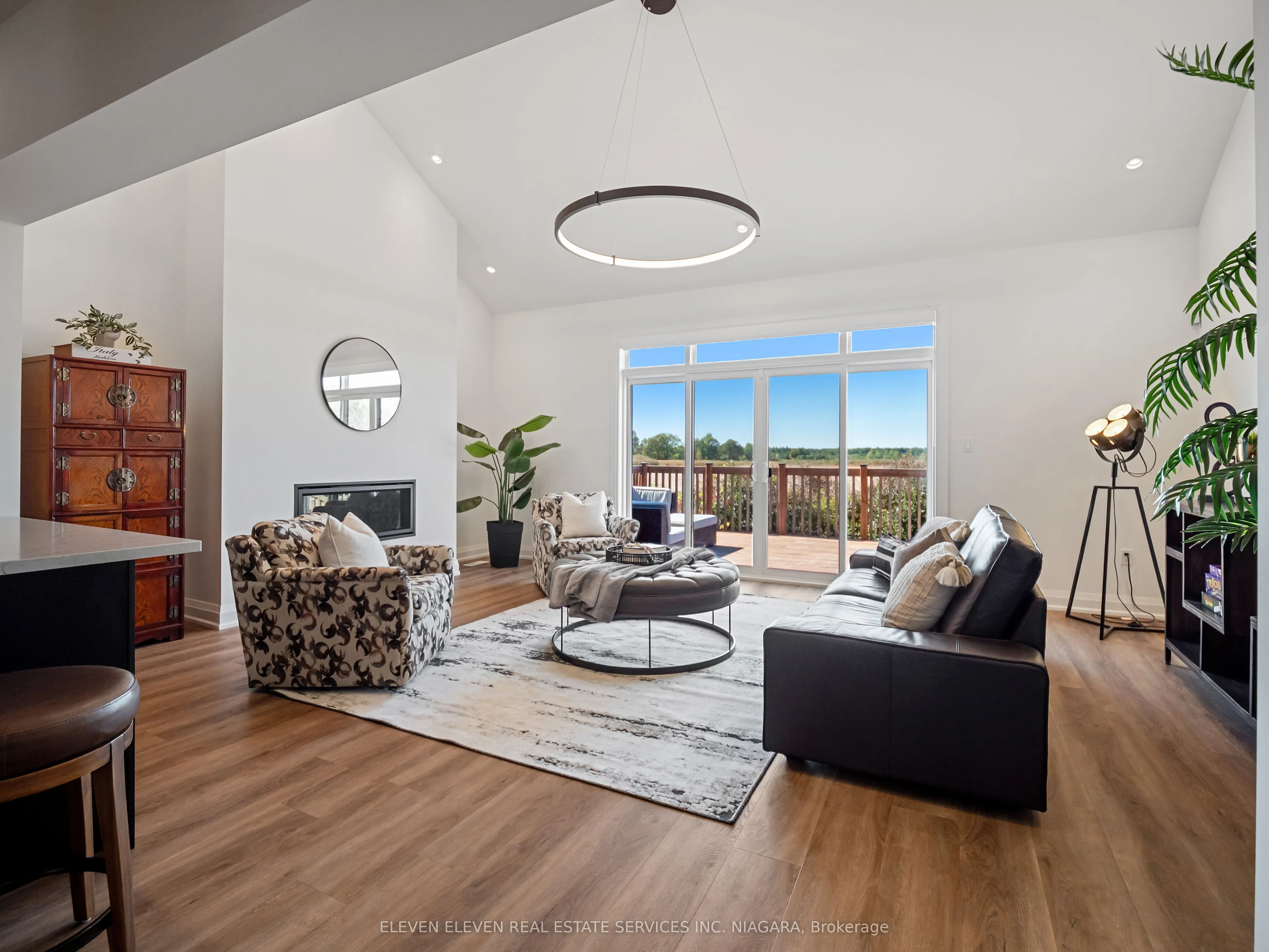 7483 Sherrilee Crescent