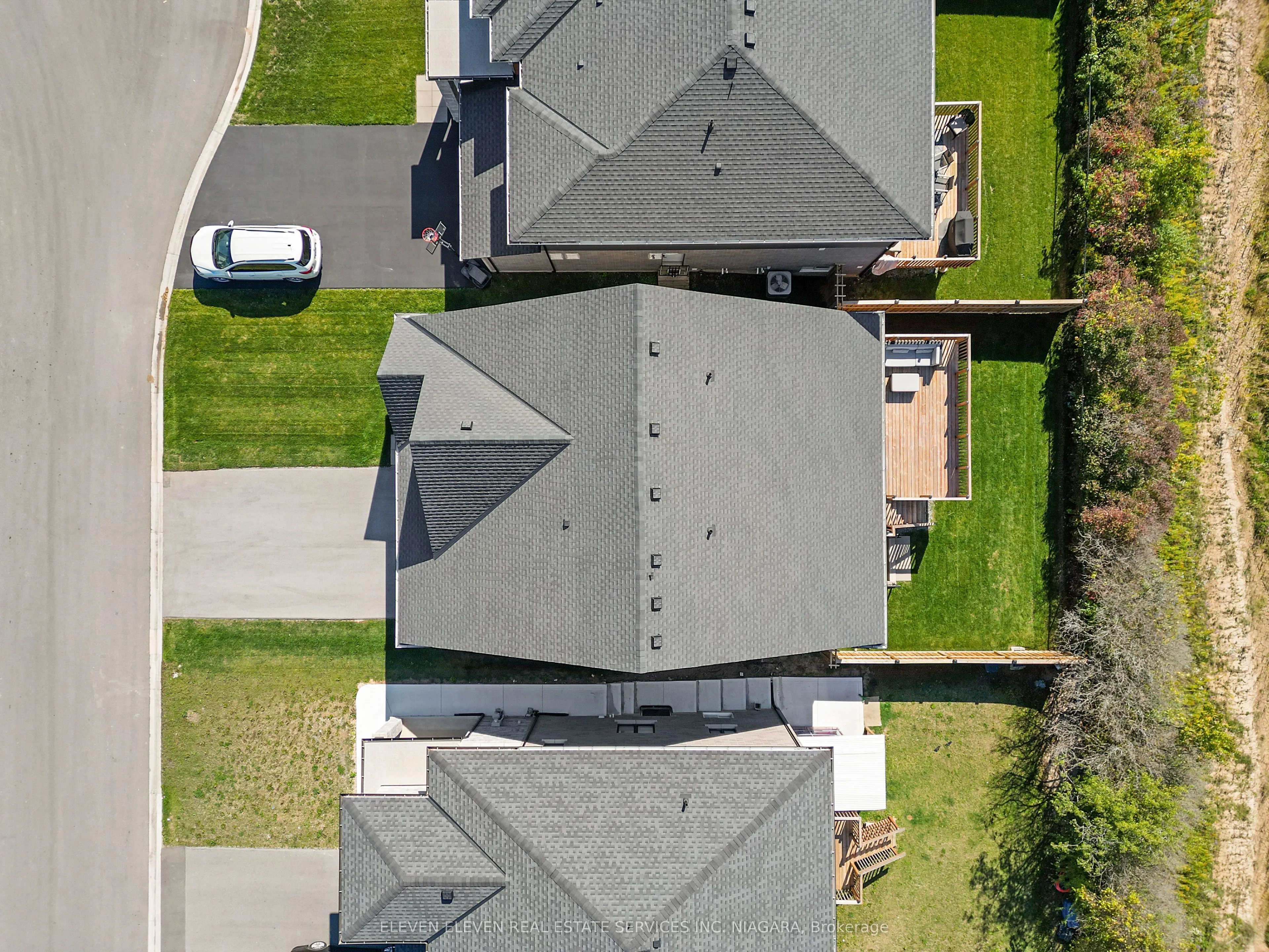 7483 Sherrilee Crescent