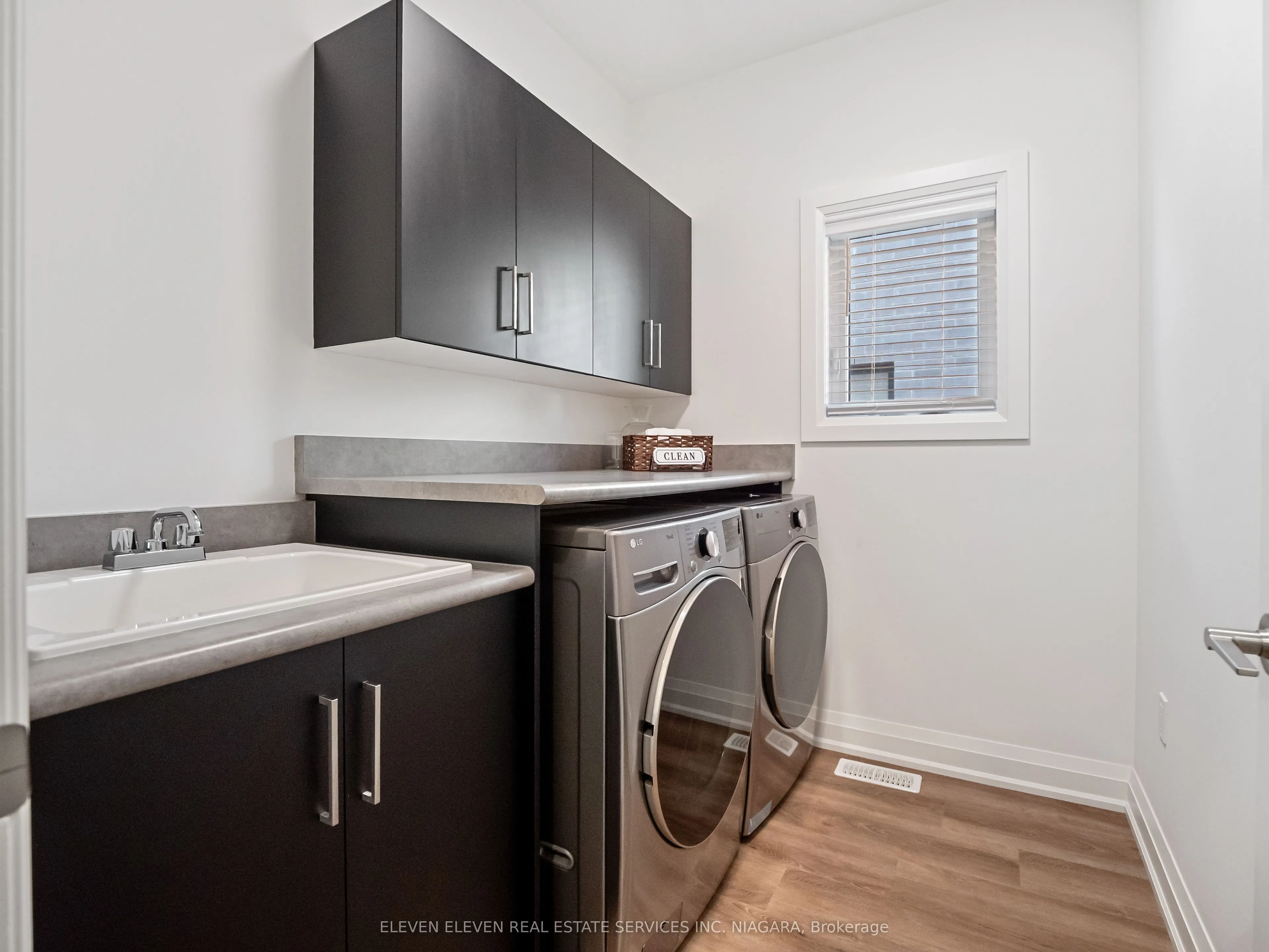7483 Sherrilee Crescent