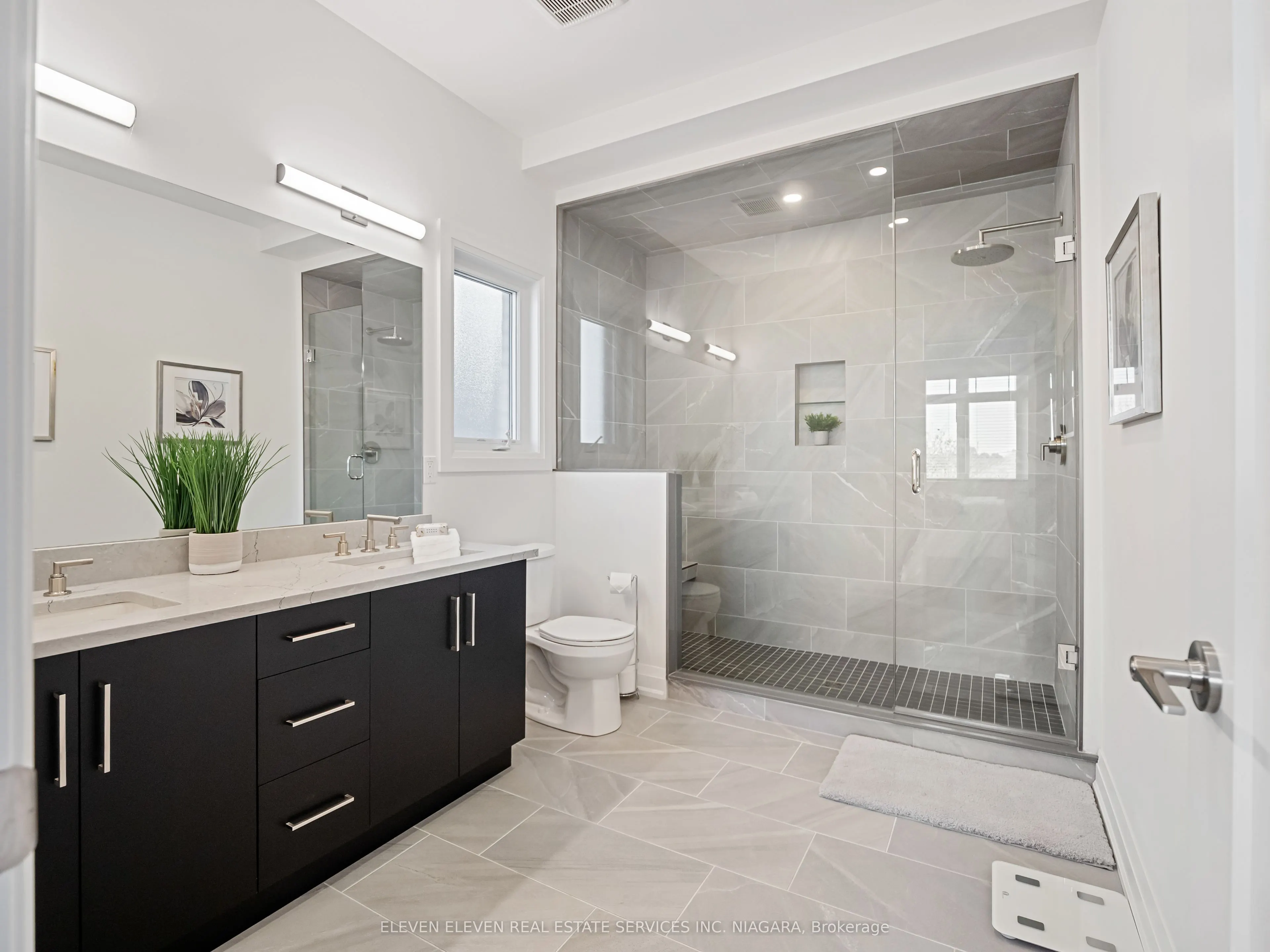 7483 Sherrilee Crescent