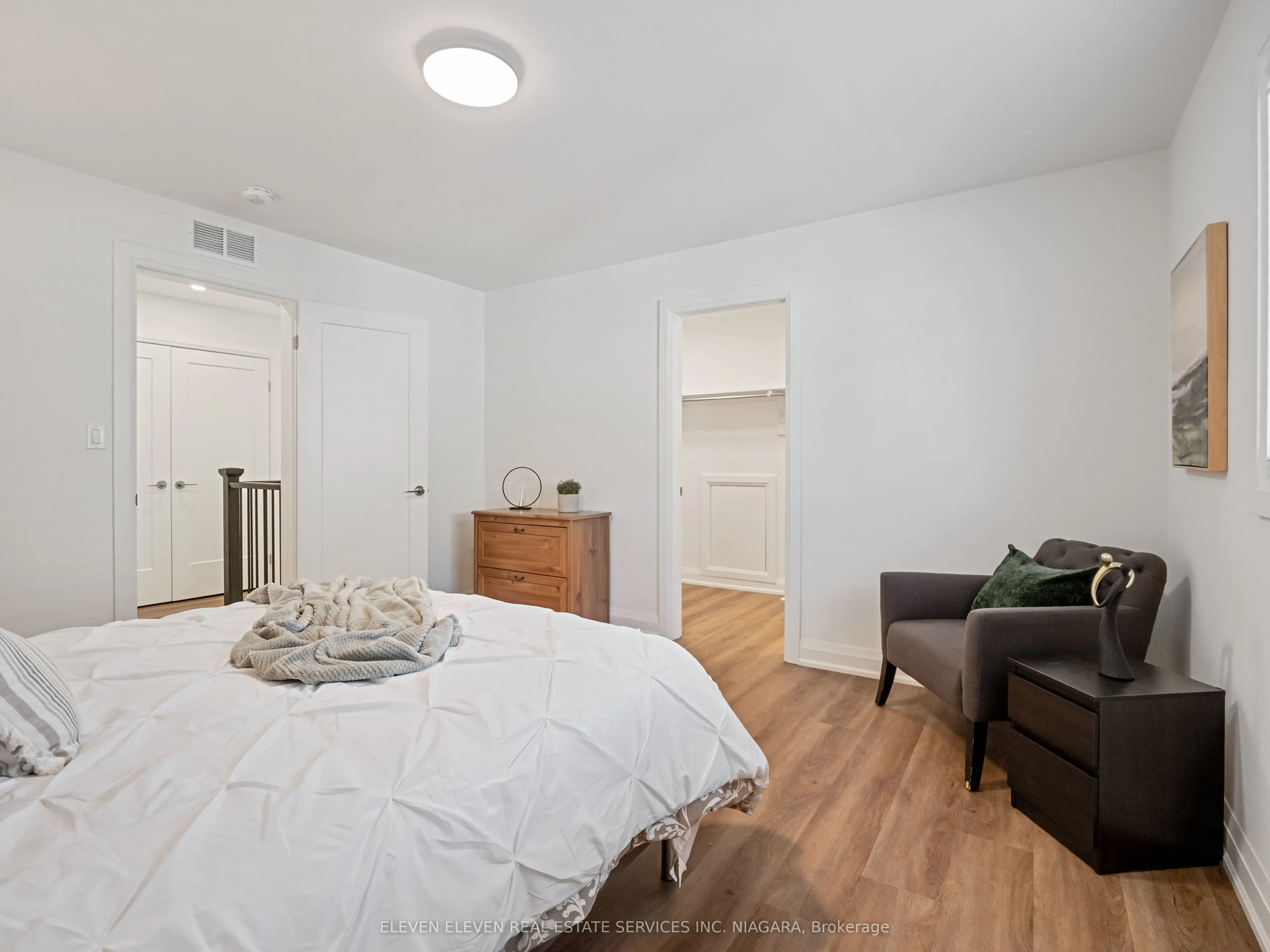 7483 Sherrilee Crescent