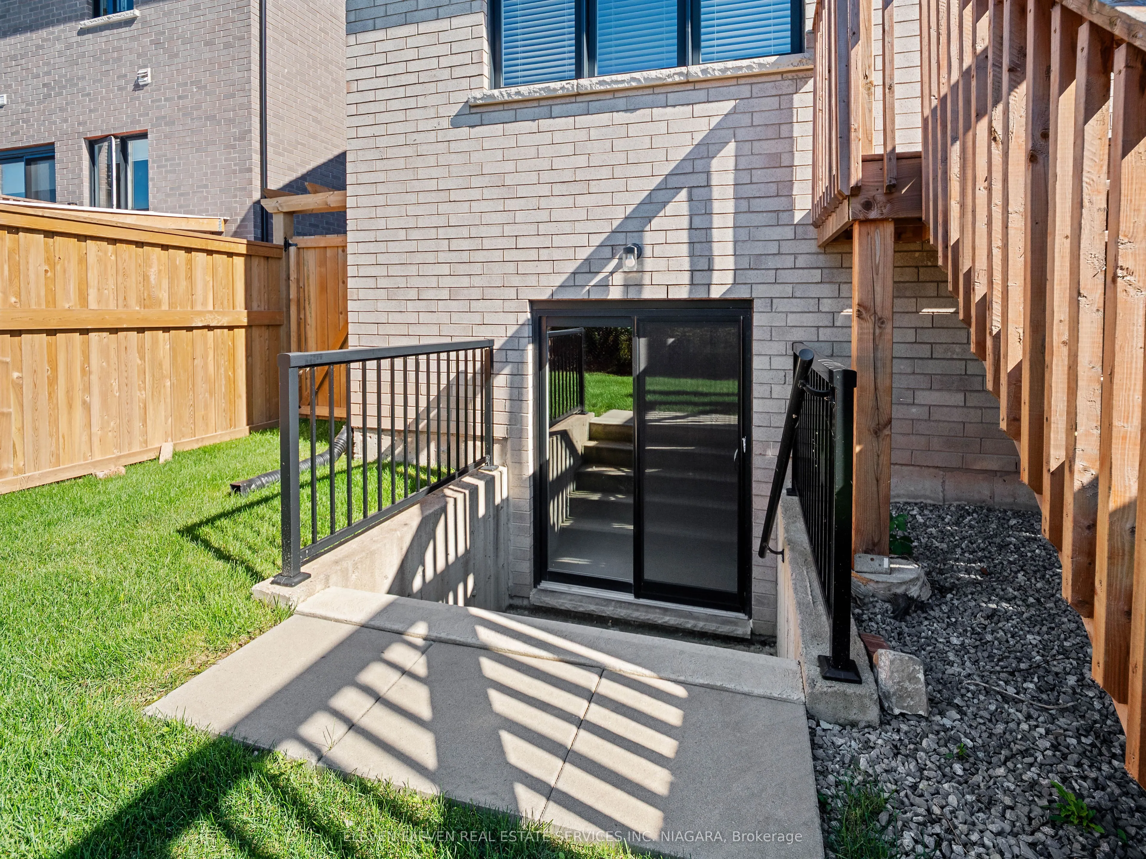 7483 Sherrilee Crescent