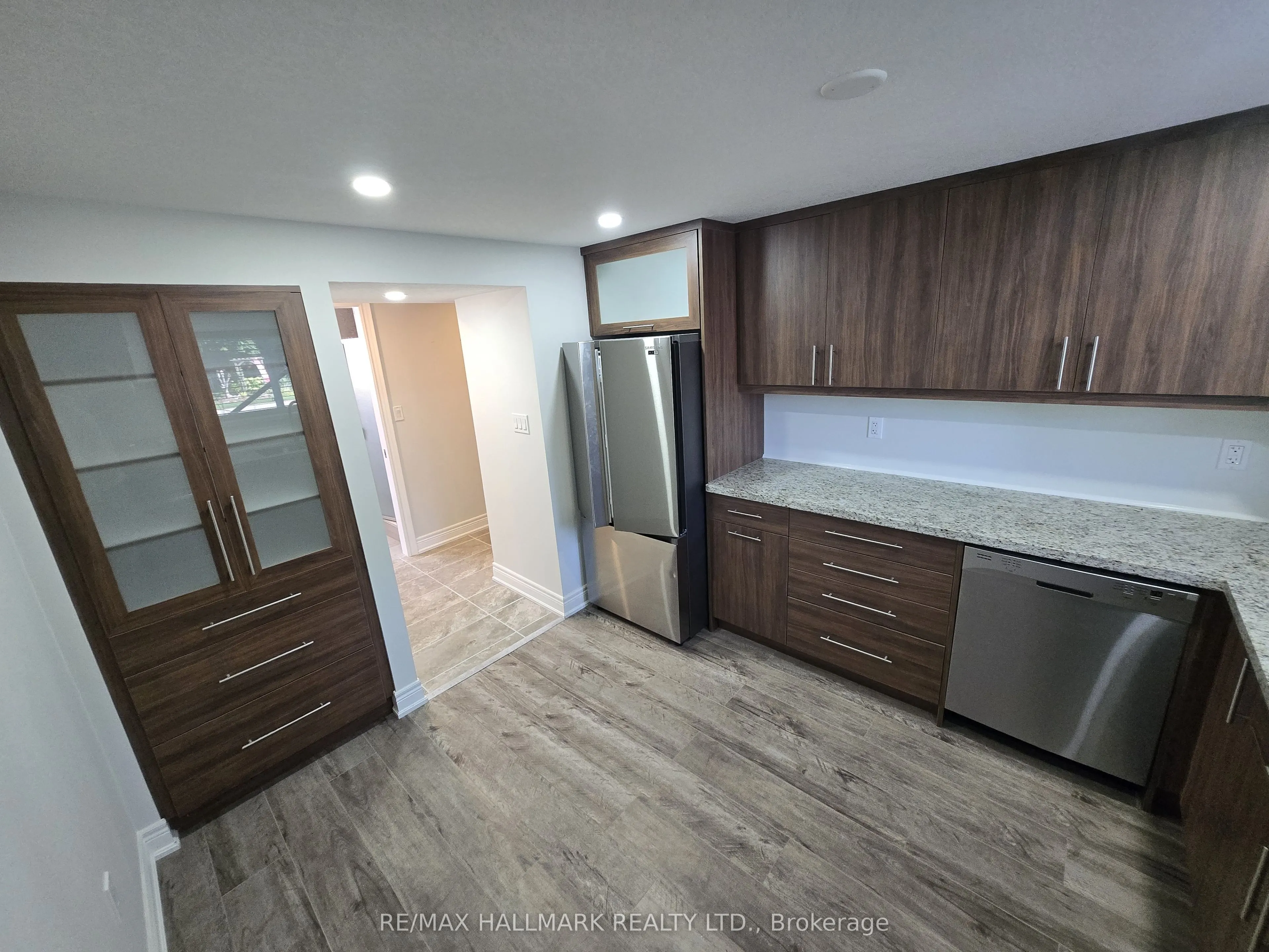 18 Summerside Crescent, #101