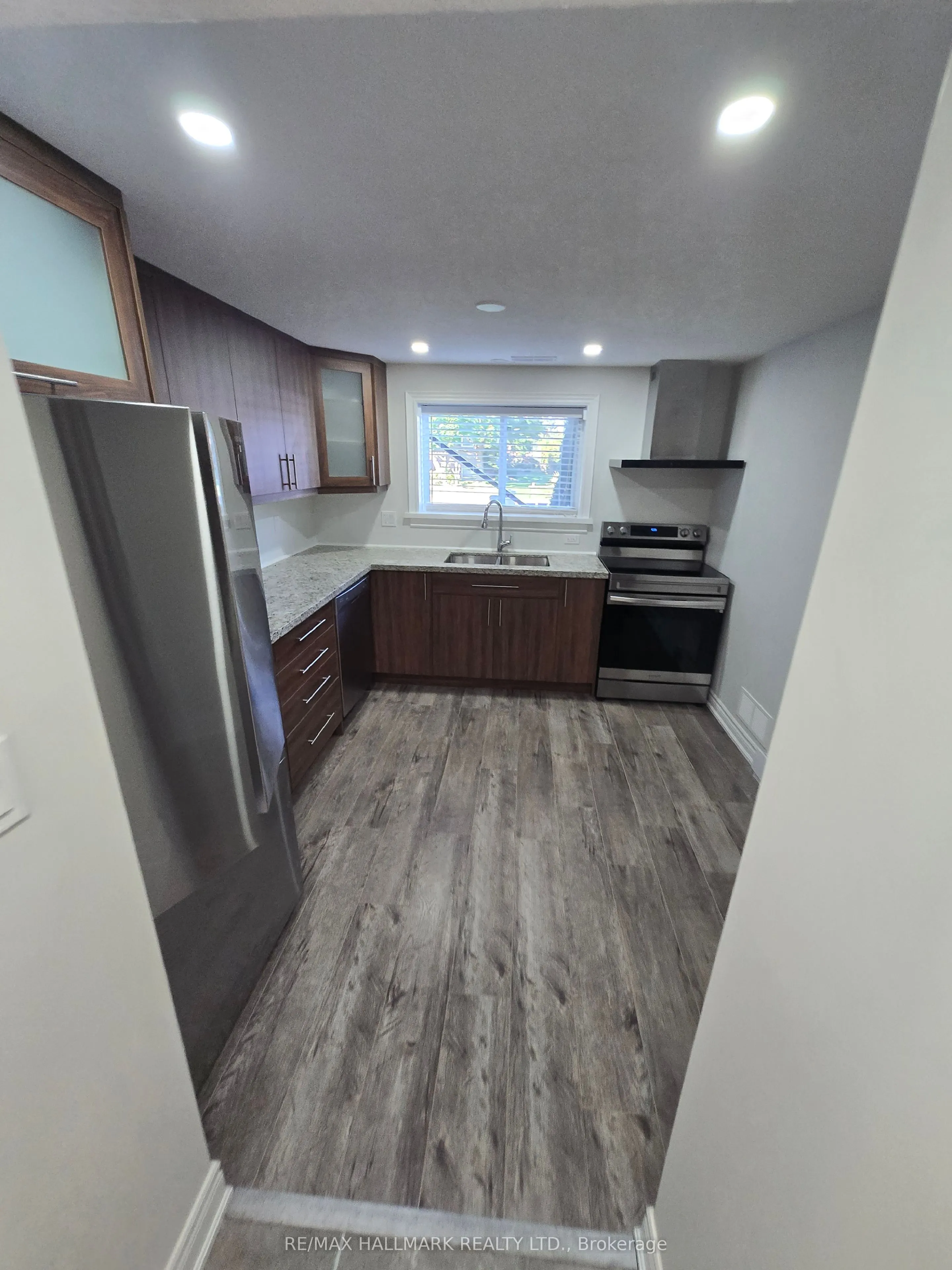 18 Summerside Crescent, #101