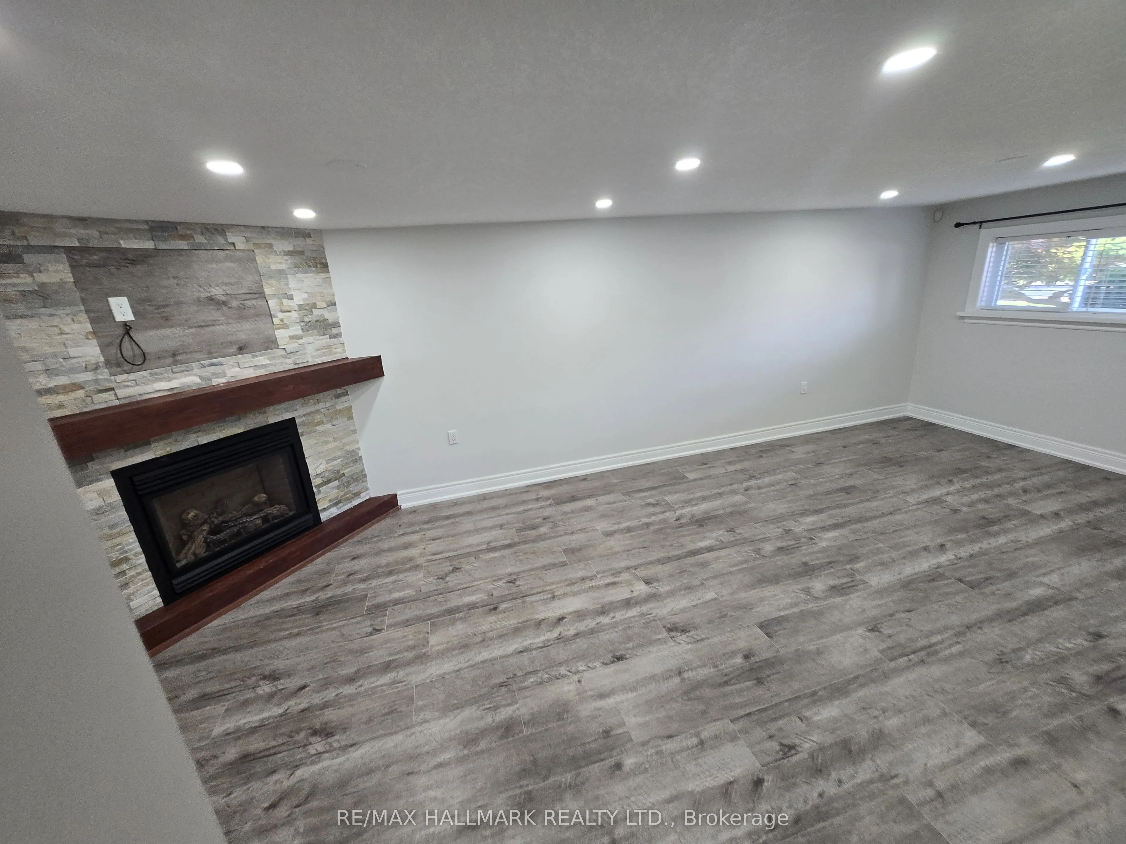 18 Summerside Crescent, #101
