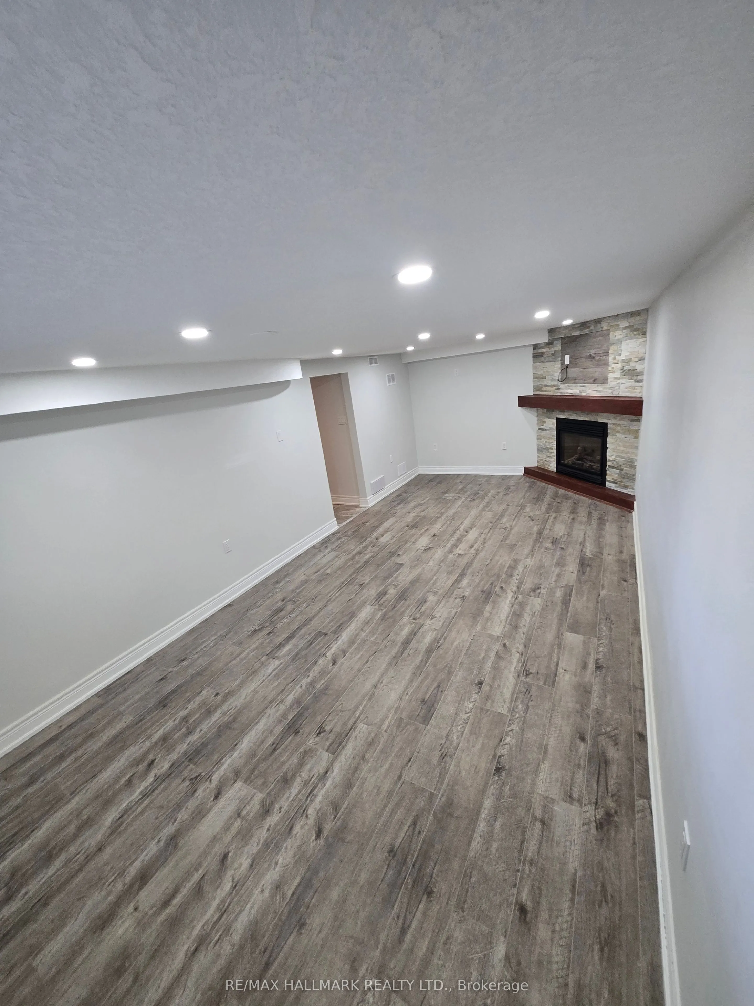 18 Summerside Crescent, #101