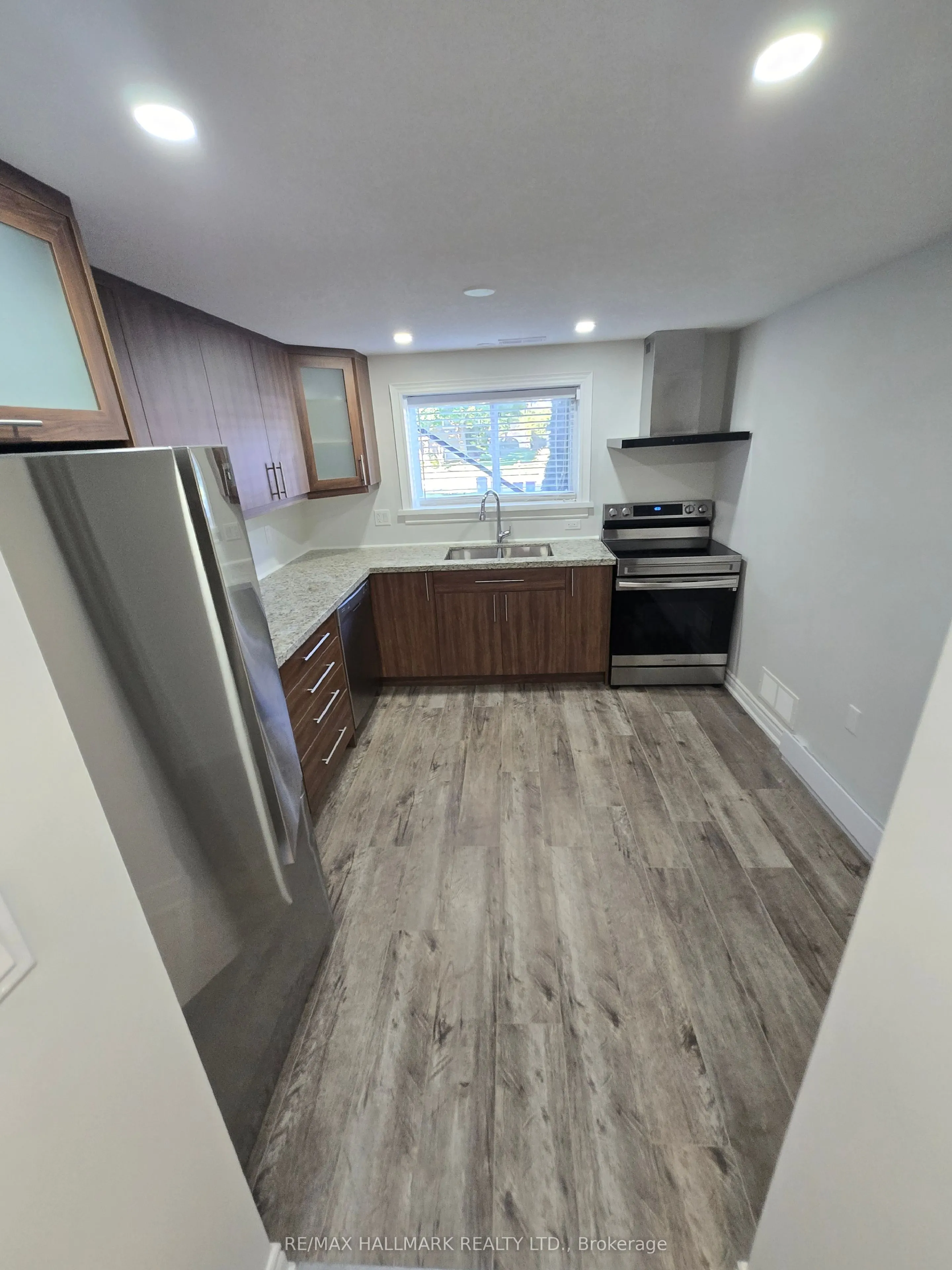 18 Summerside Crescent, #101