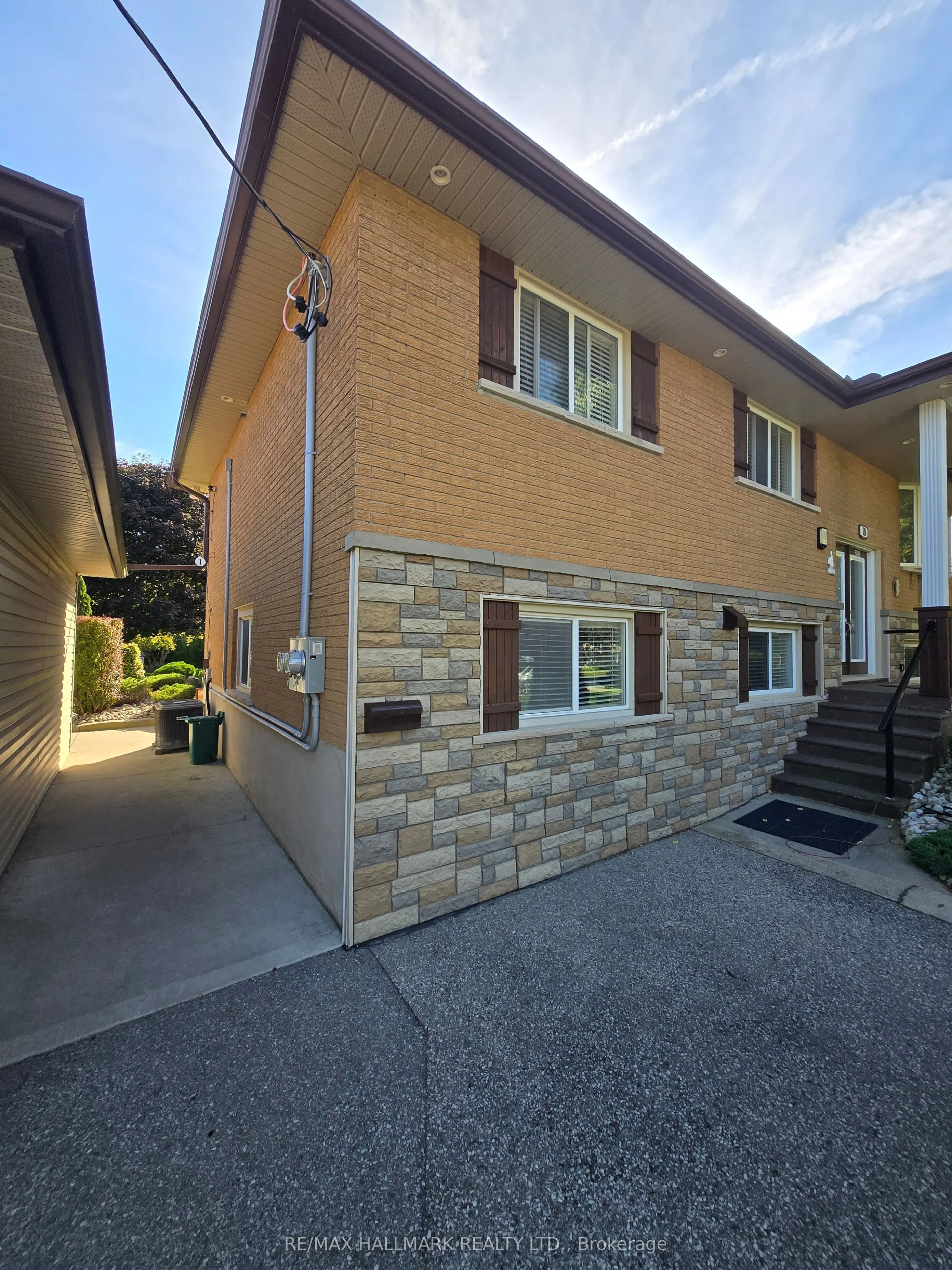 18 Summerside Crescent, #101