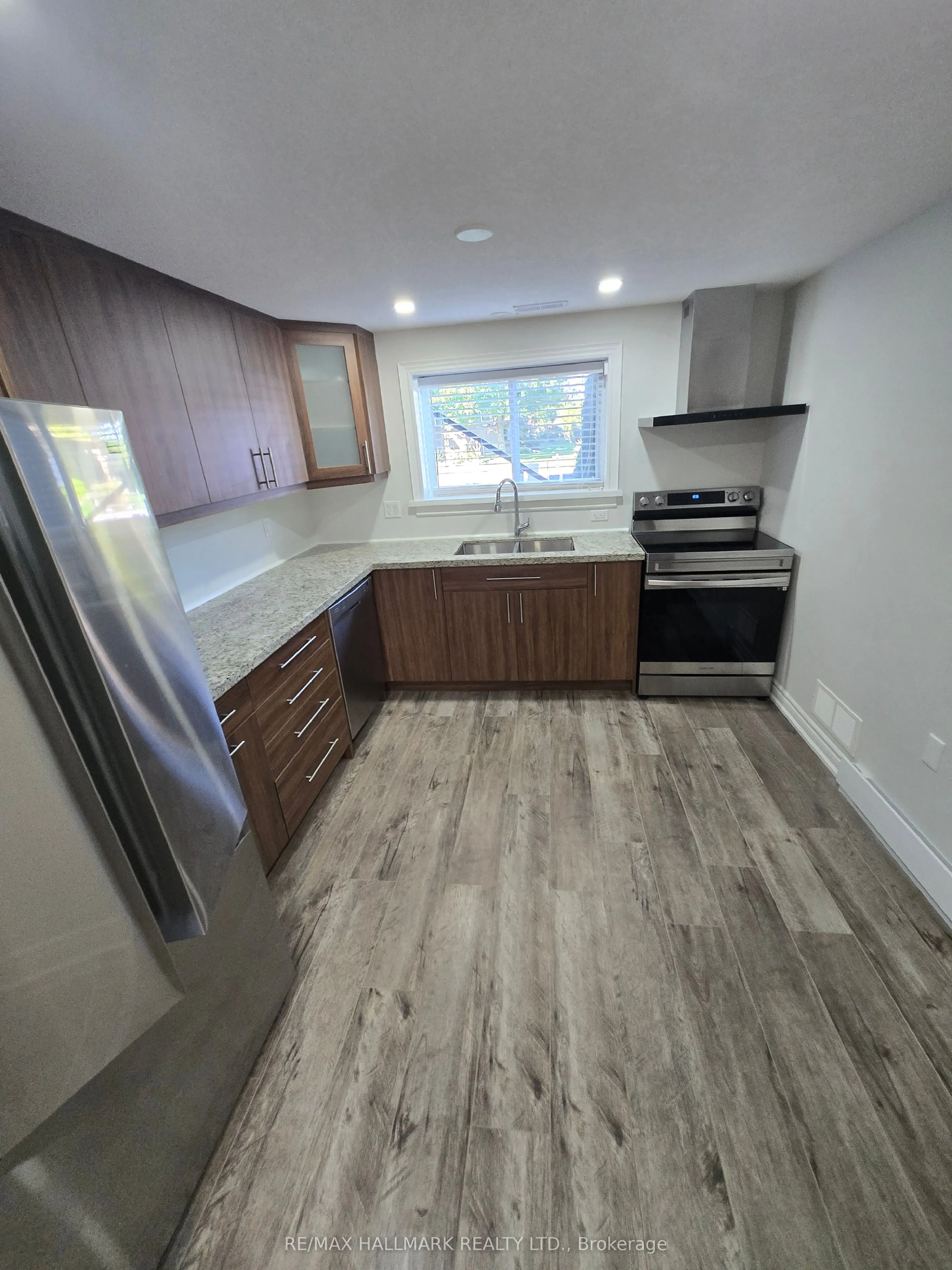 18 Summerside Crescent, #101