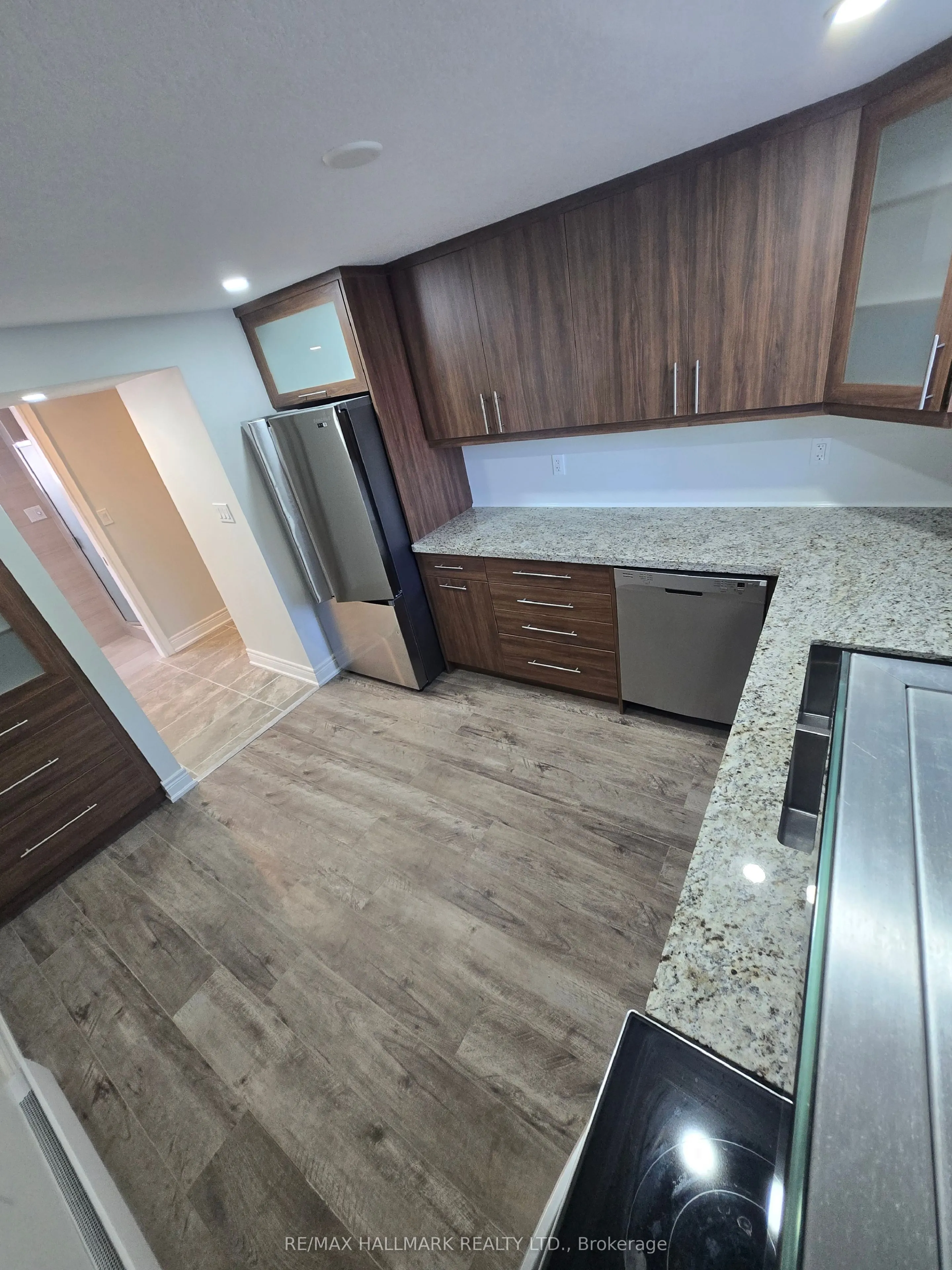 18 Summerside Crescent, #101