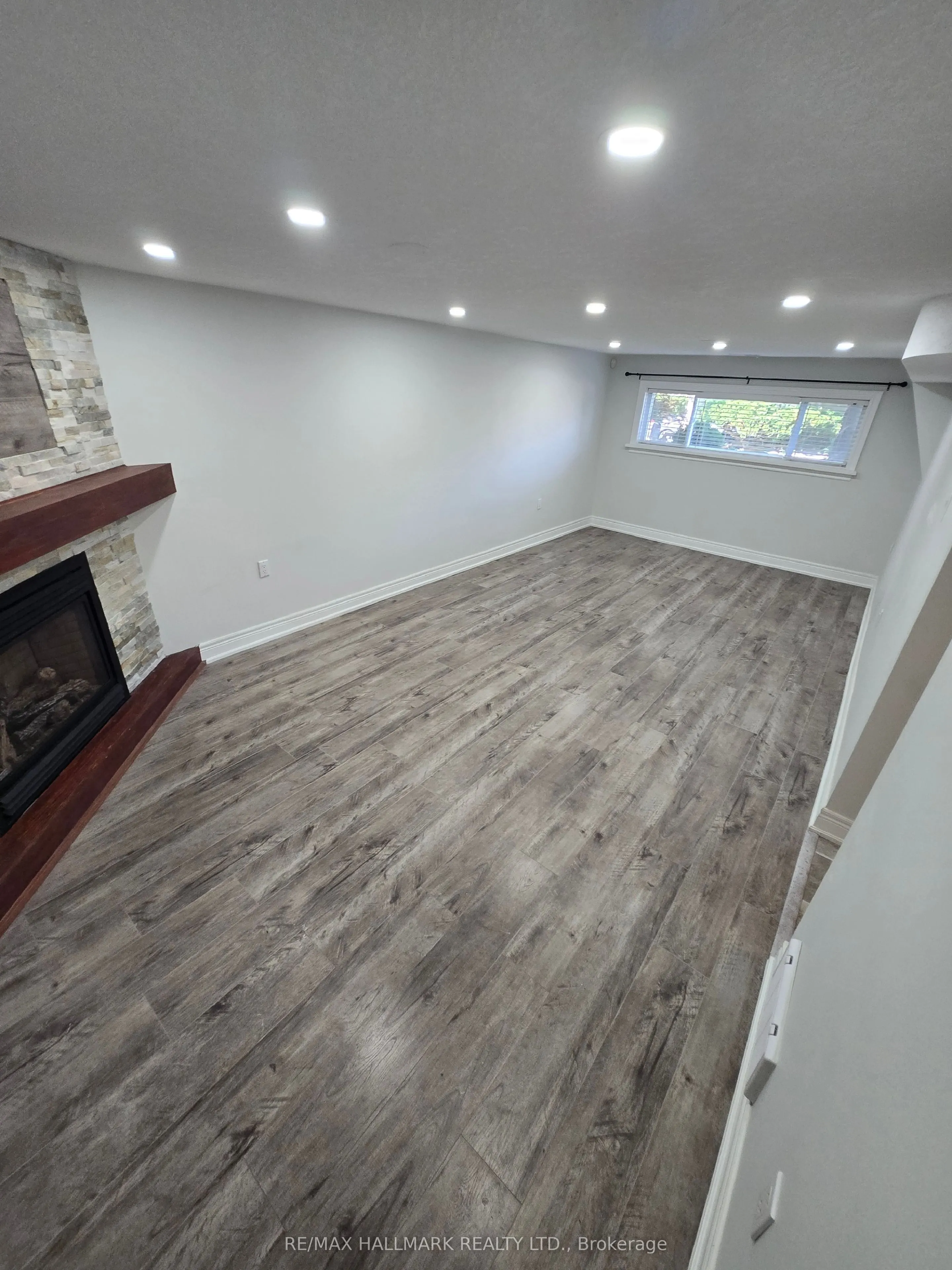 18 Summerside Crescent, #101