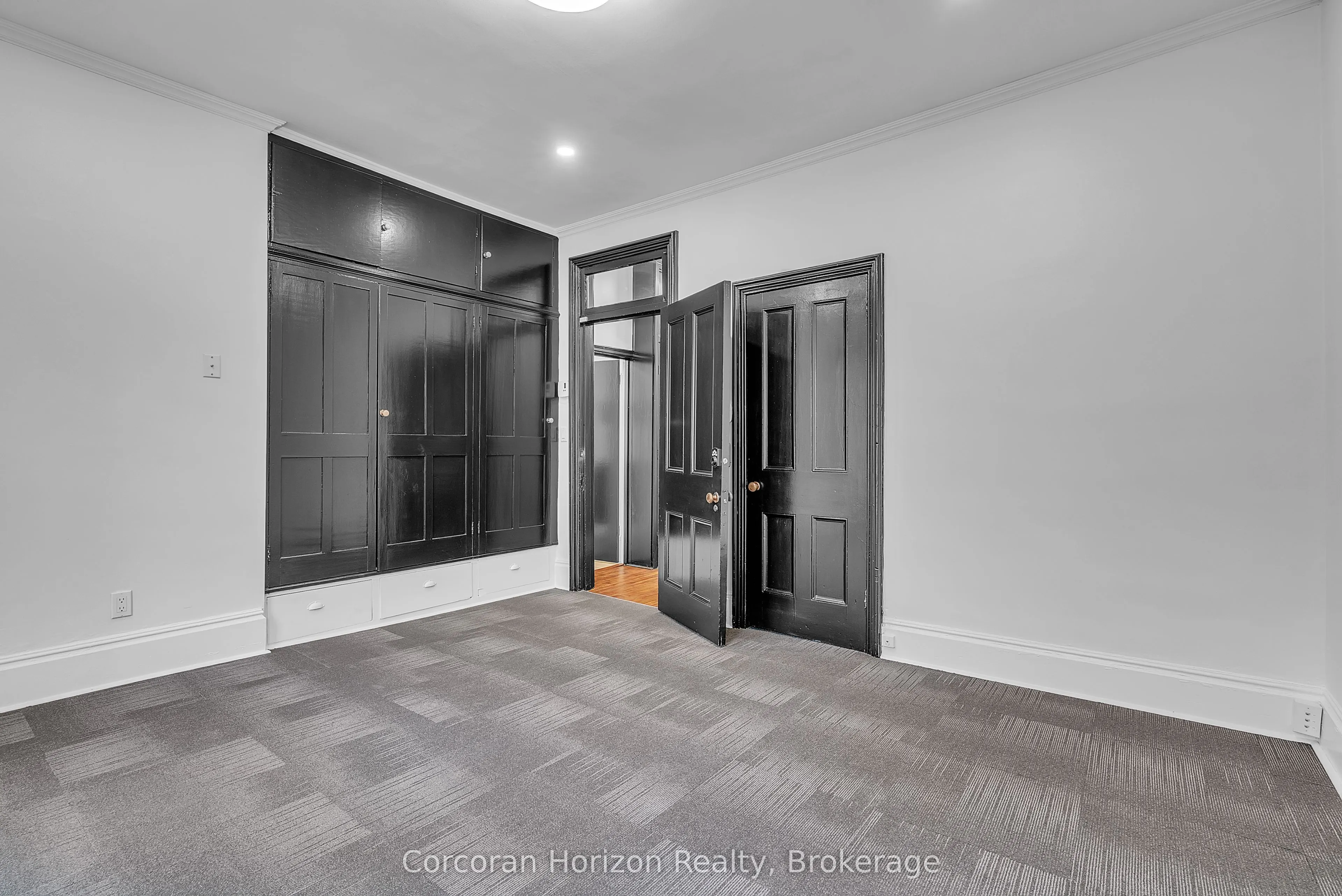 203 MacNab Street S, #2nd
