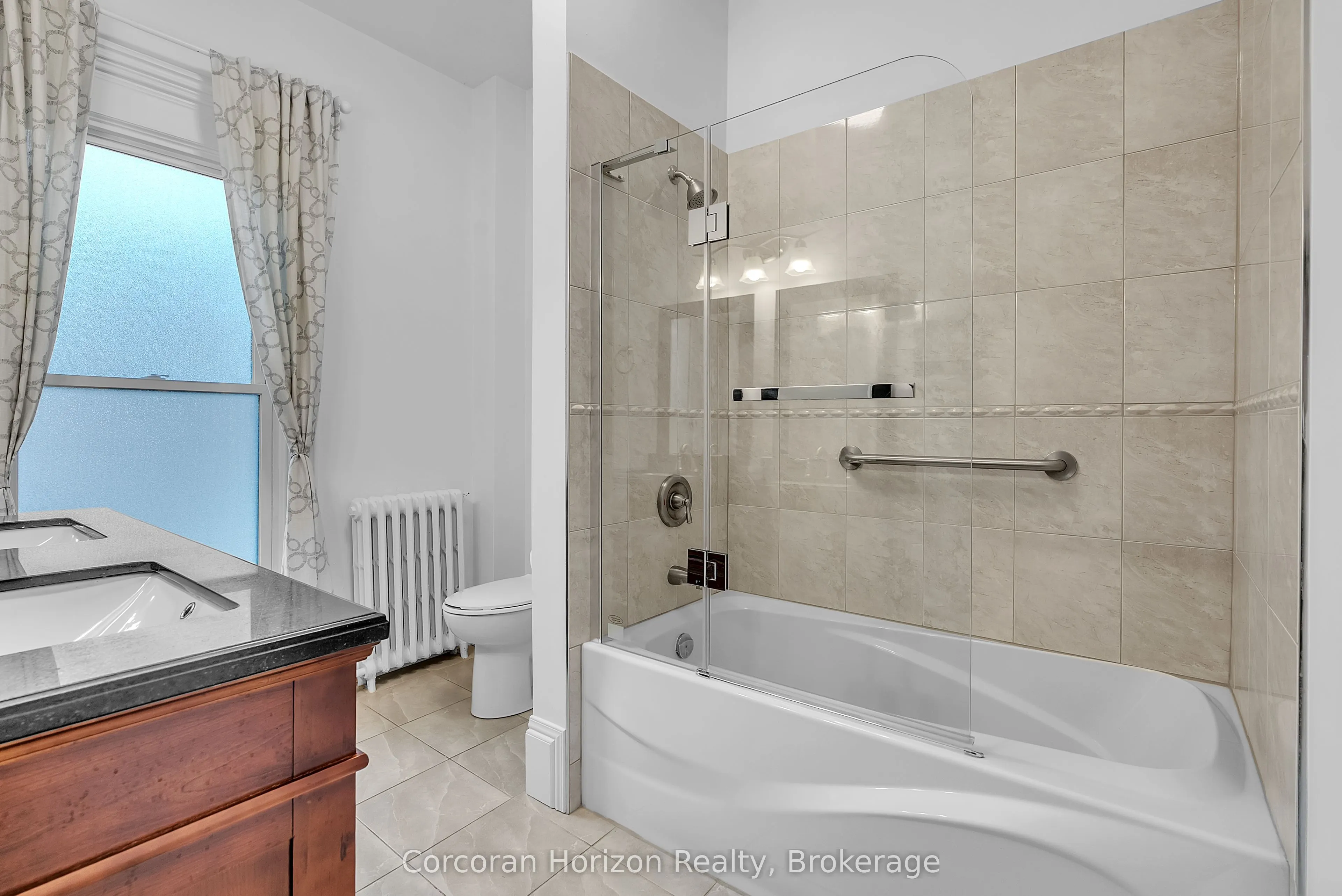 203 MacNab Street S, #2nd