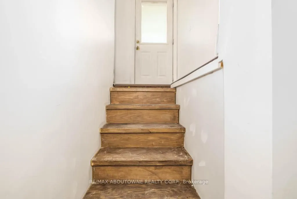 126 HARMONY Avenue