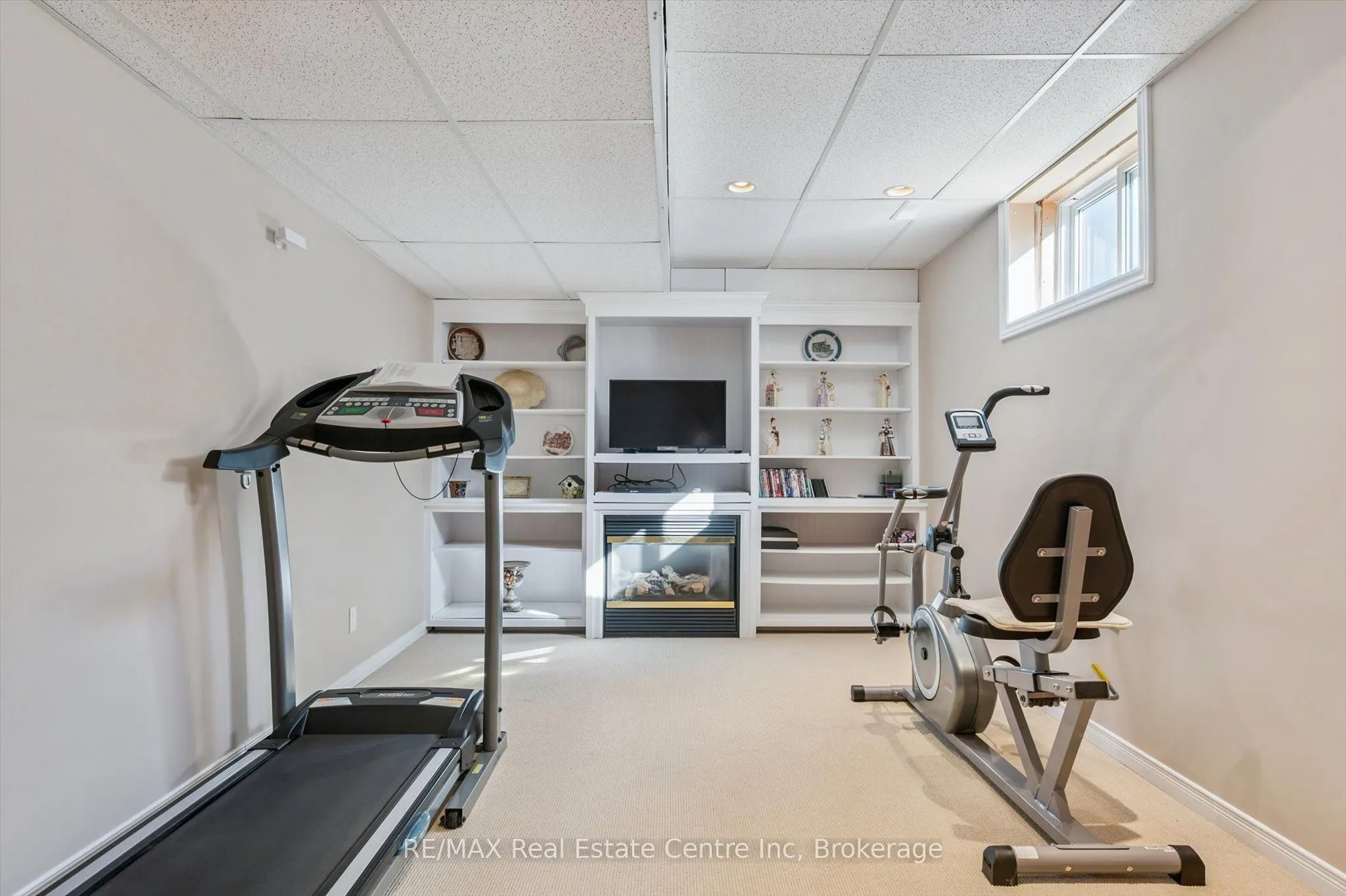 80 Clairfields Drive W