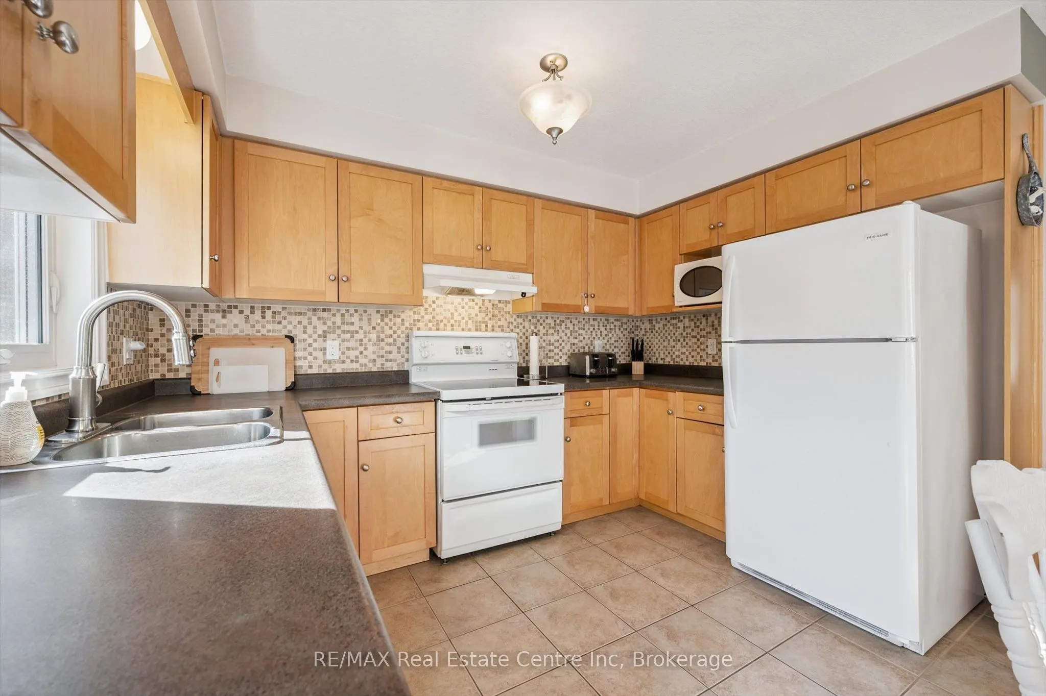 80 Clairfields Drive W