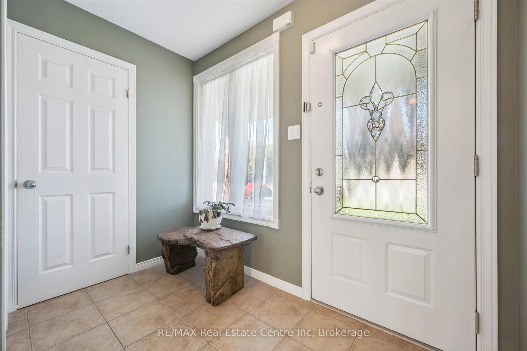 80 Clairfields Drive W