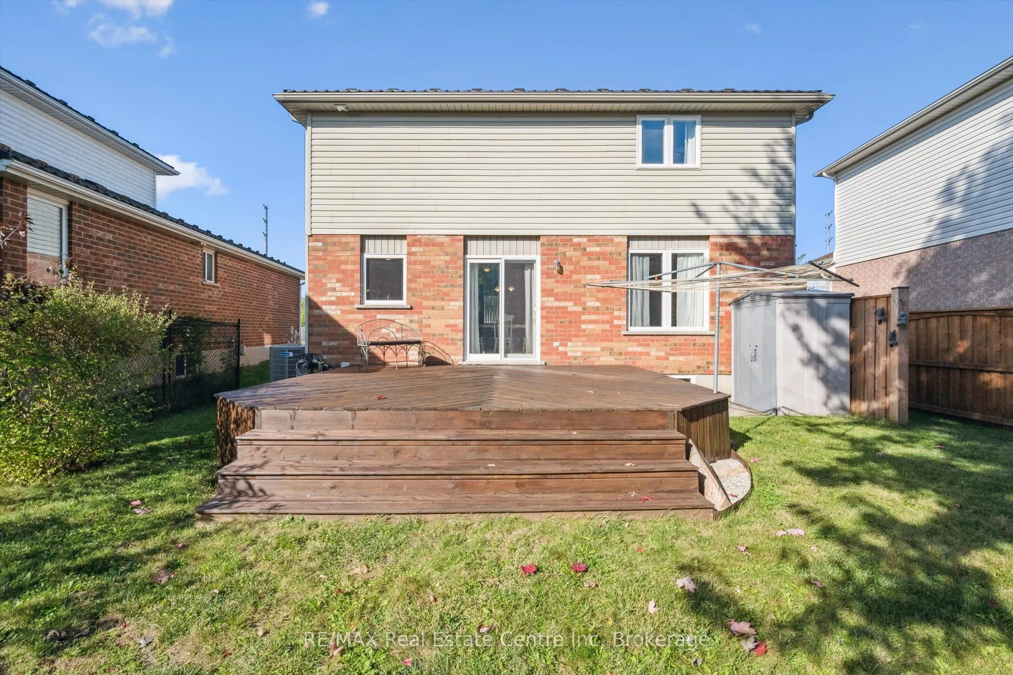 80 Clairfields Drive W