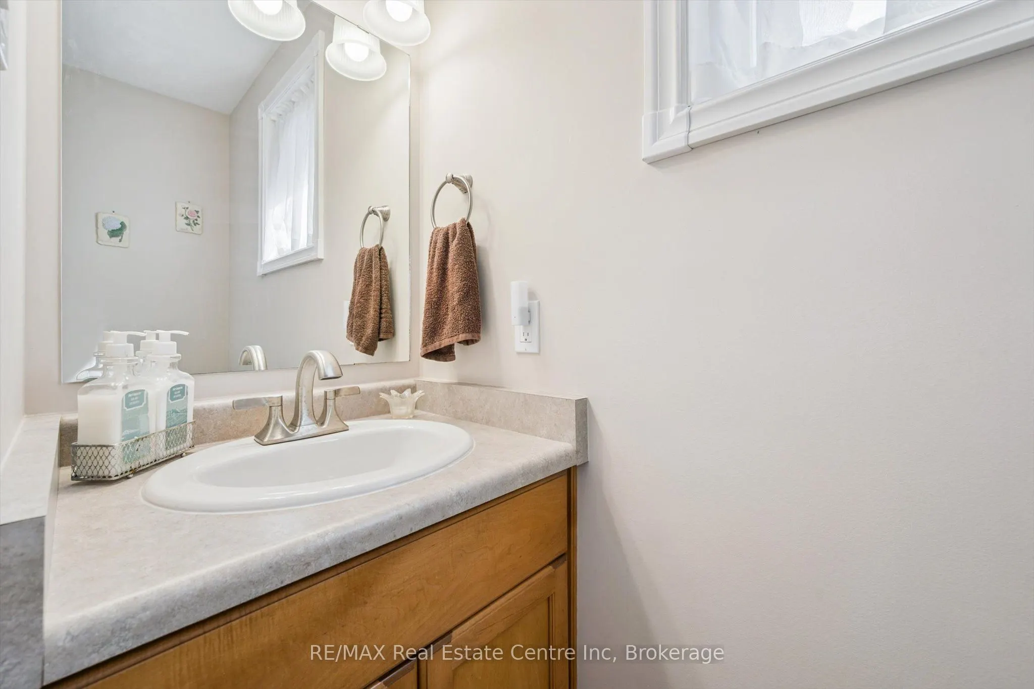 80 Clairfields Drive W