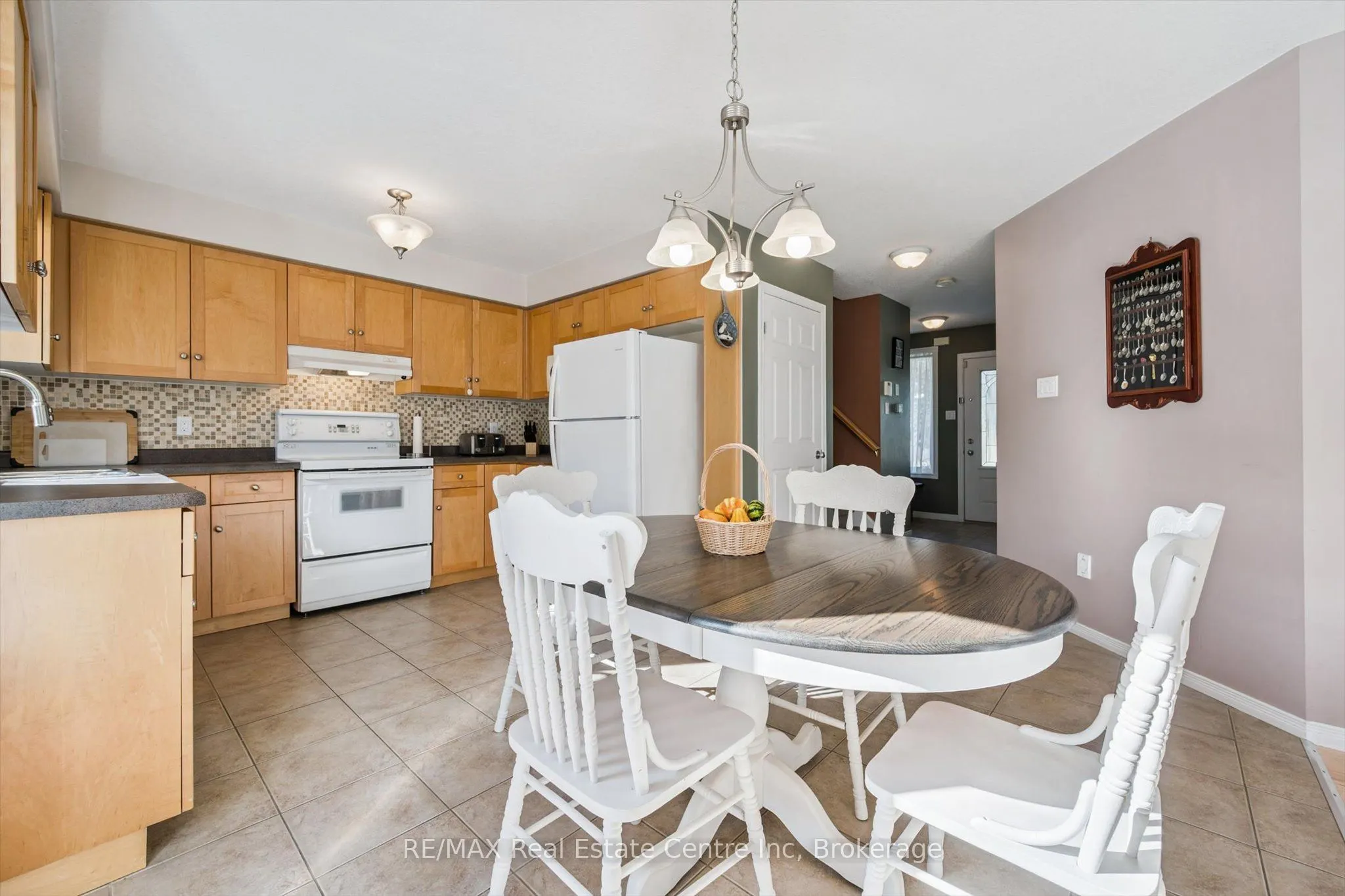 80 Clairfields Drive W