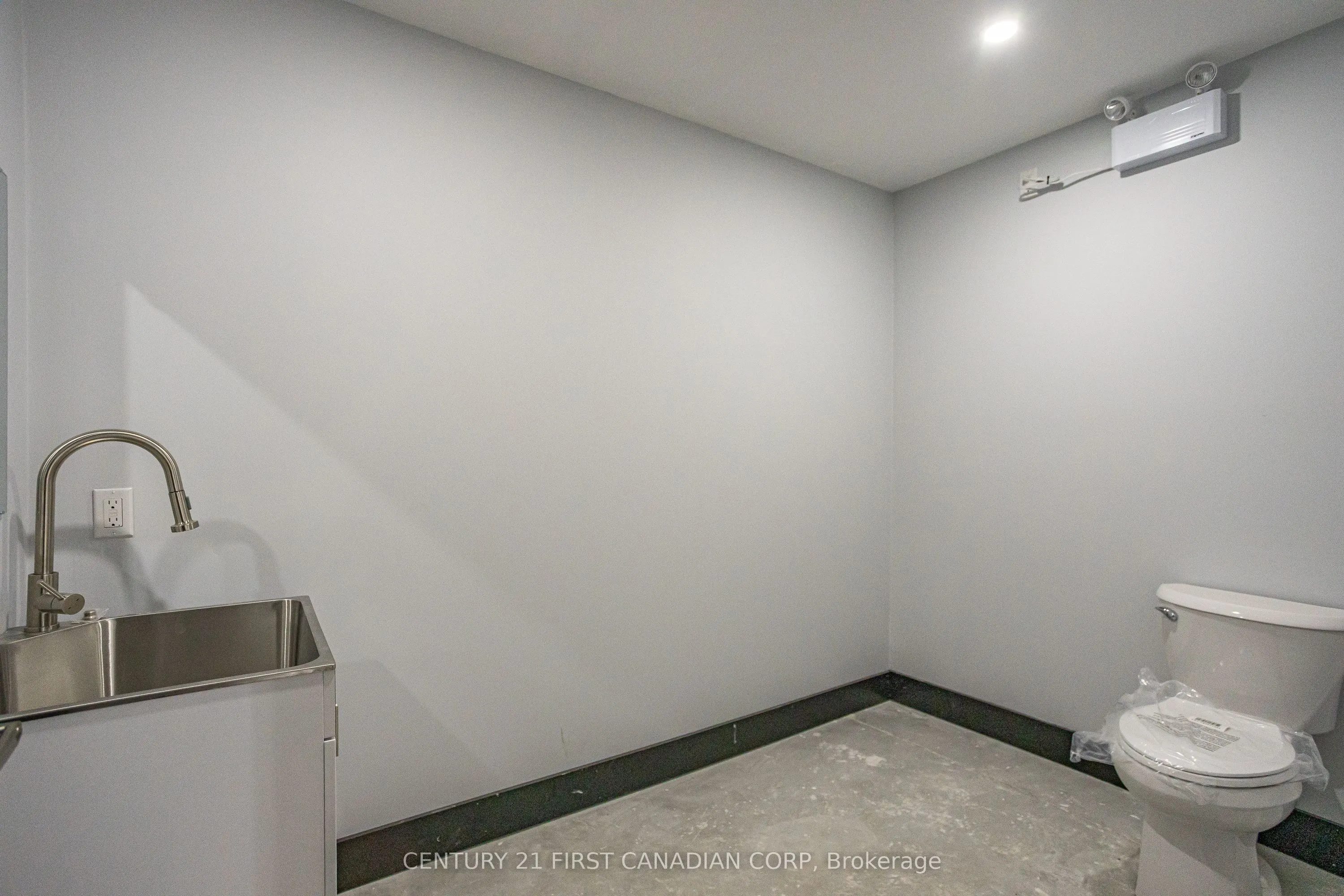 869 Wright Street, #2