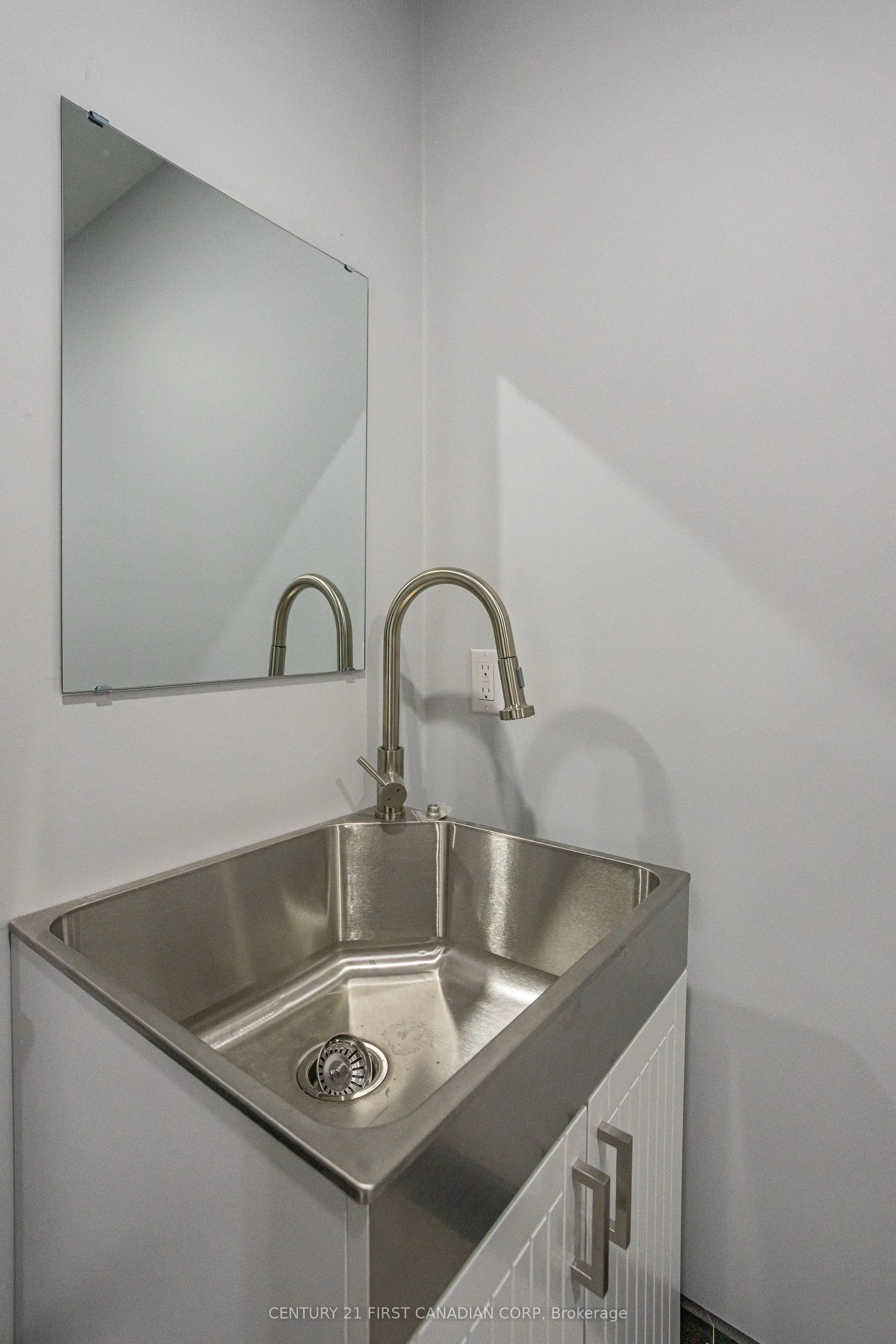 869 Wright Street, #2
