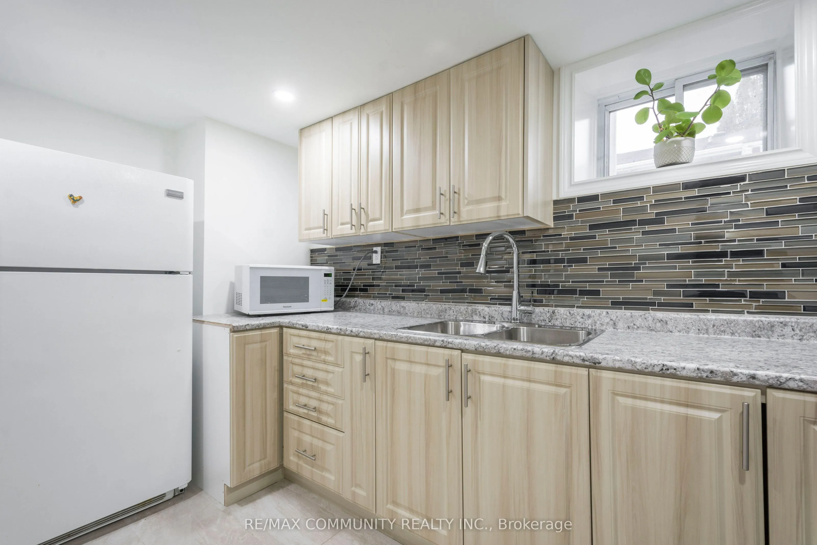 69 Elizabeth Crescent, #Basement
