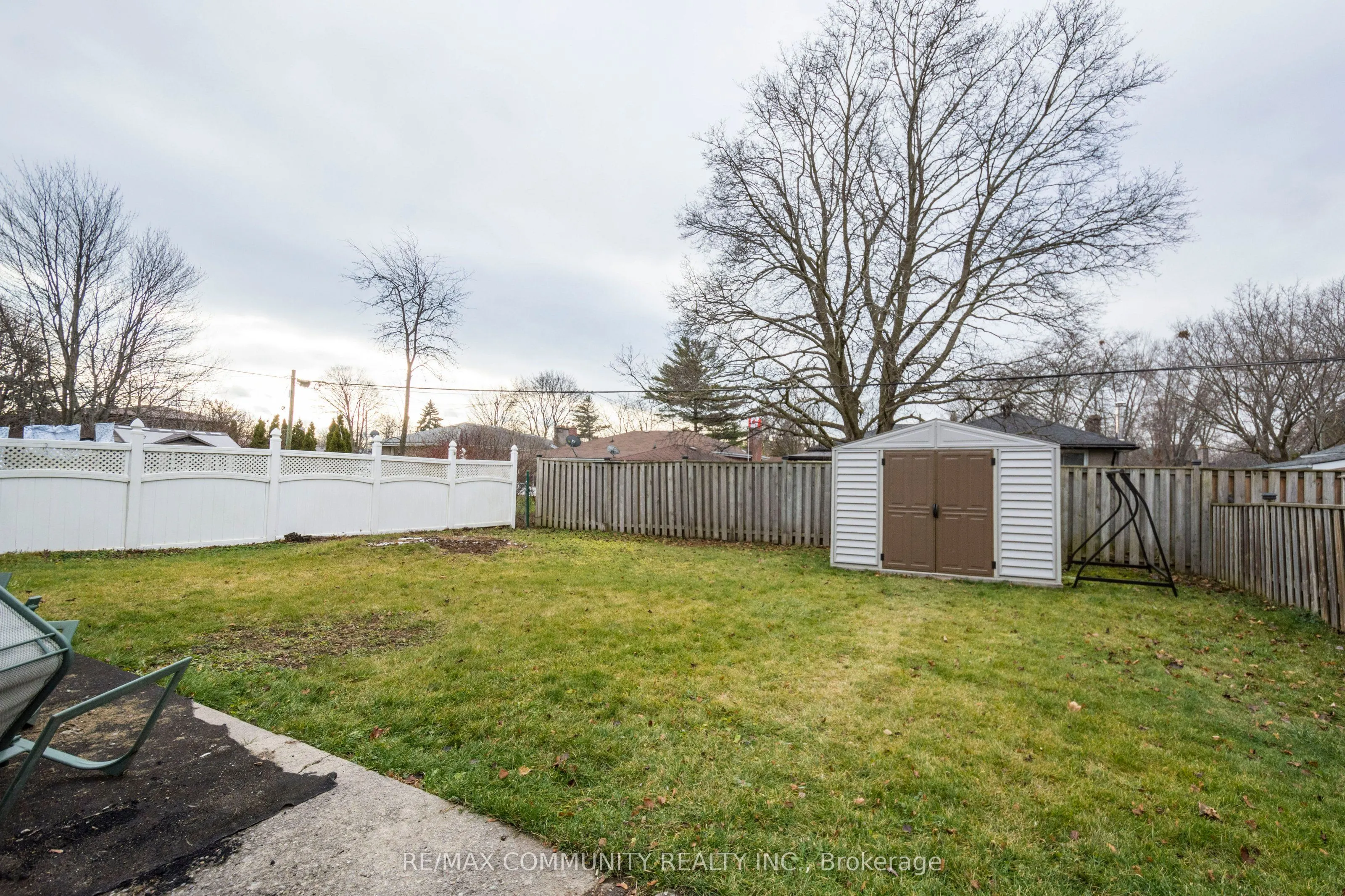 69 Elizabeth Crescent, #Main Floor