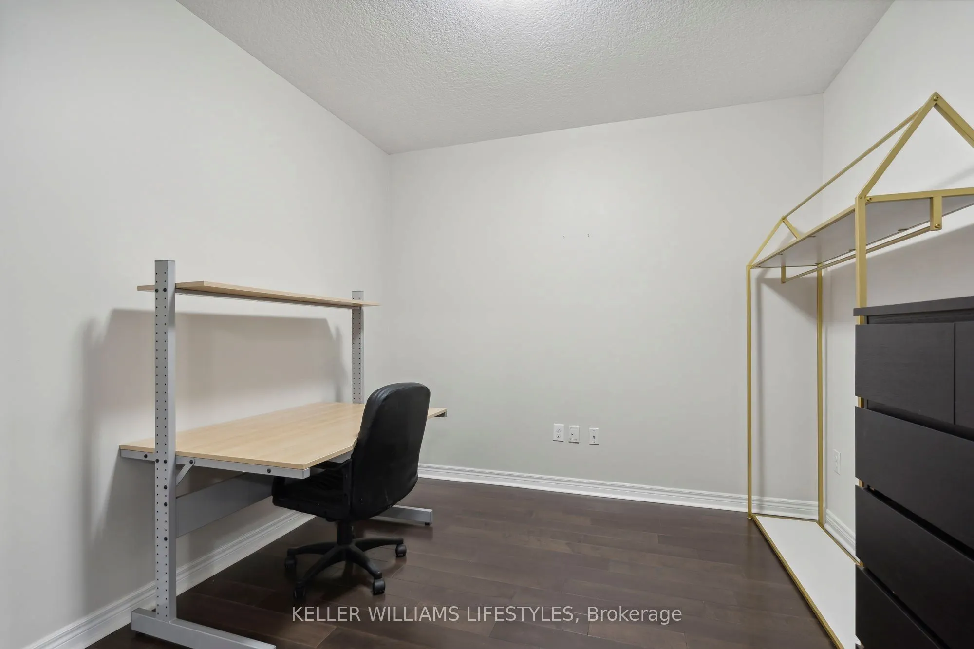 330 Ridout Street N, #1210