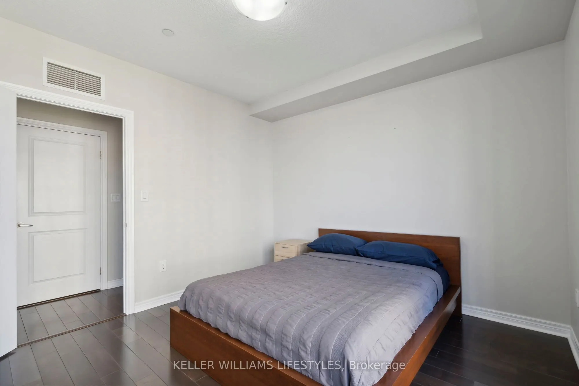 330 Ridout Street N, #1210