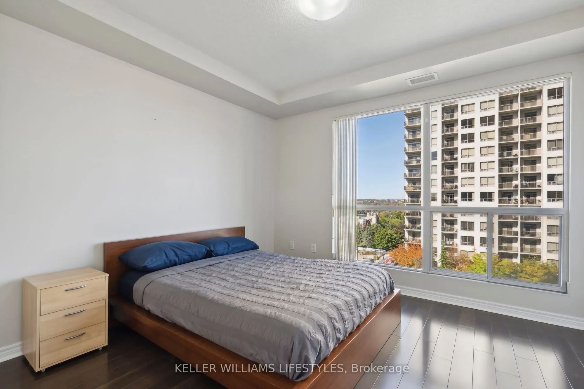 330 Ridout Street N, #1210