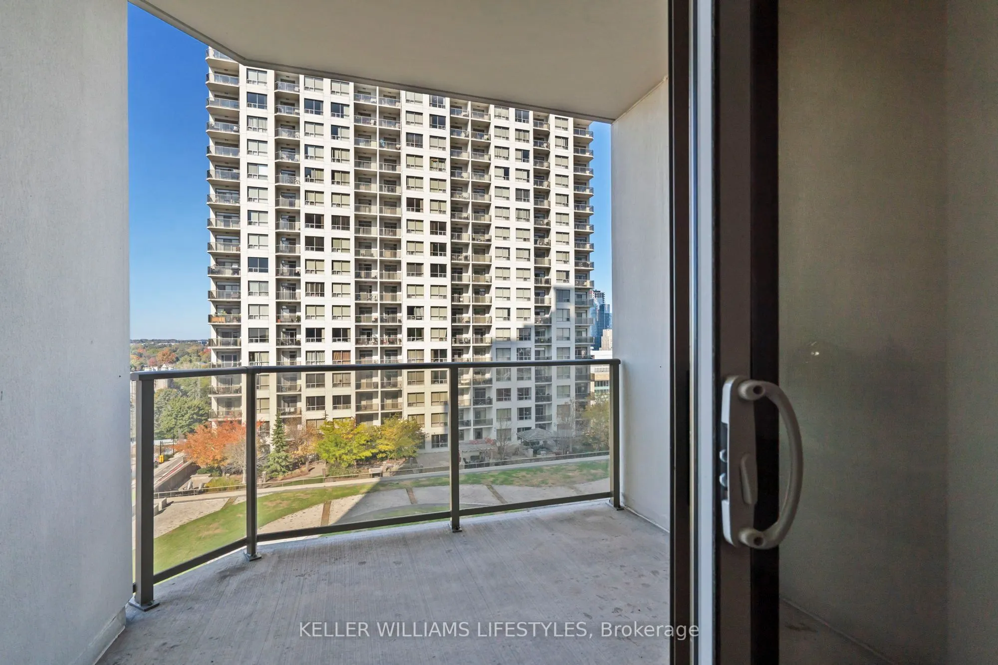 330 Ridout Street N, #1210