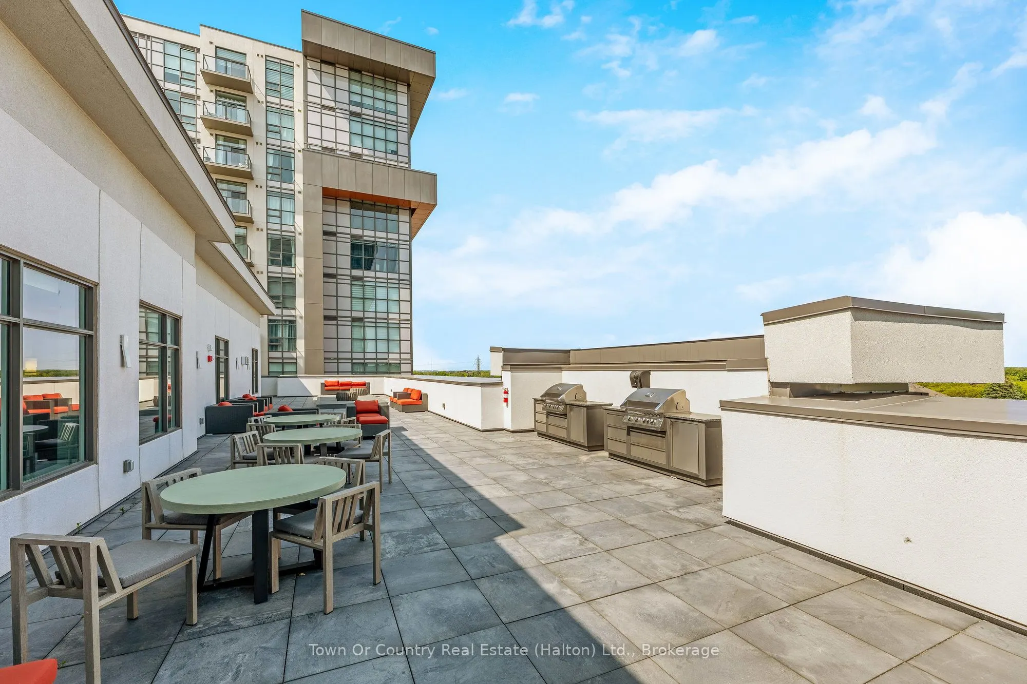 450 Dundas Street E, #330
