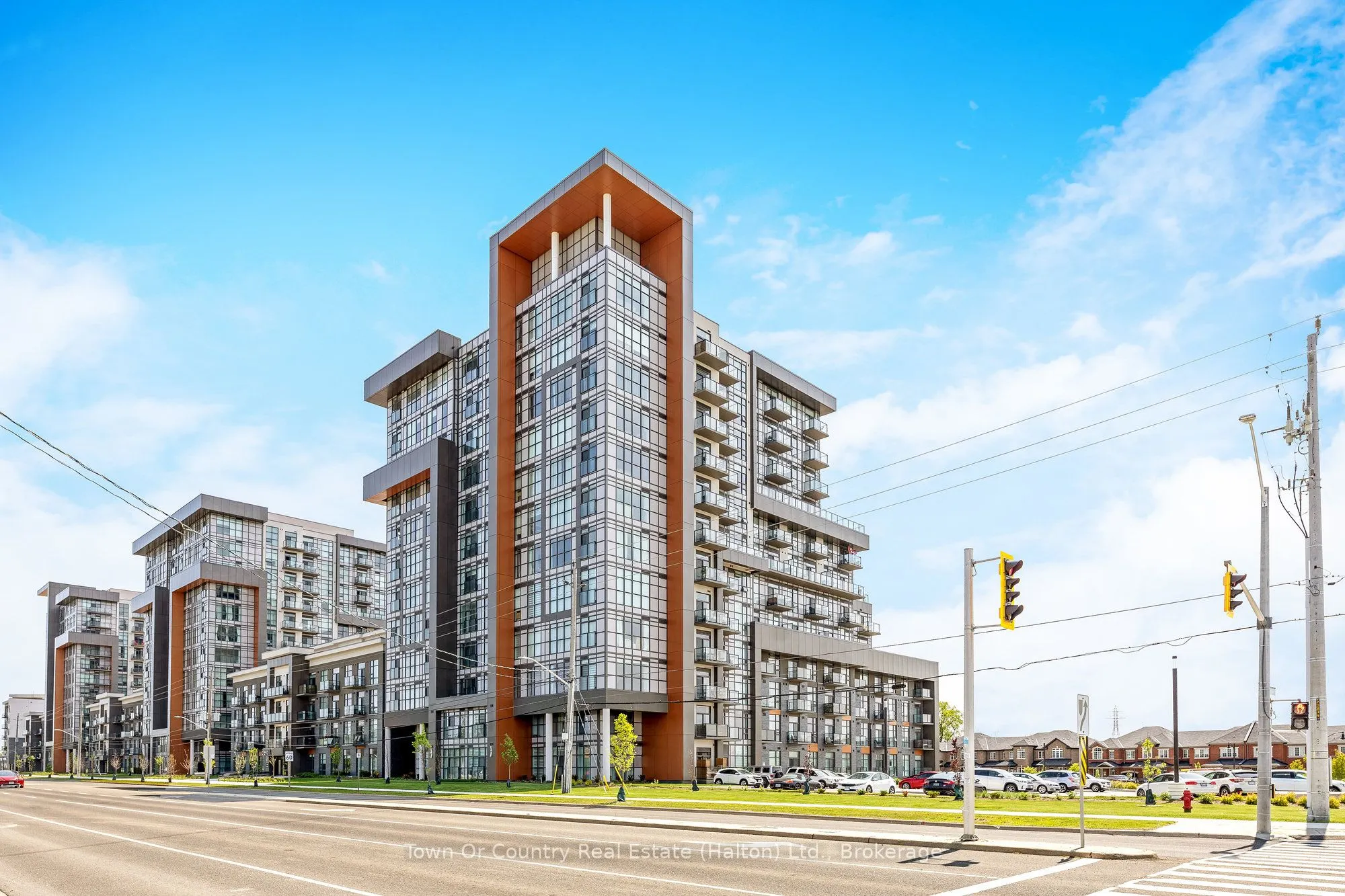 450 Dundas Street E, #330