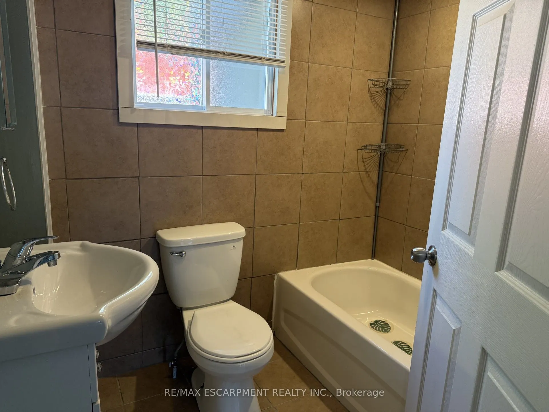34 Welland Street, #Main