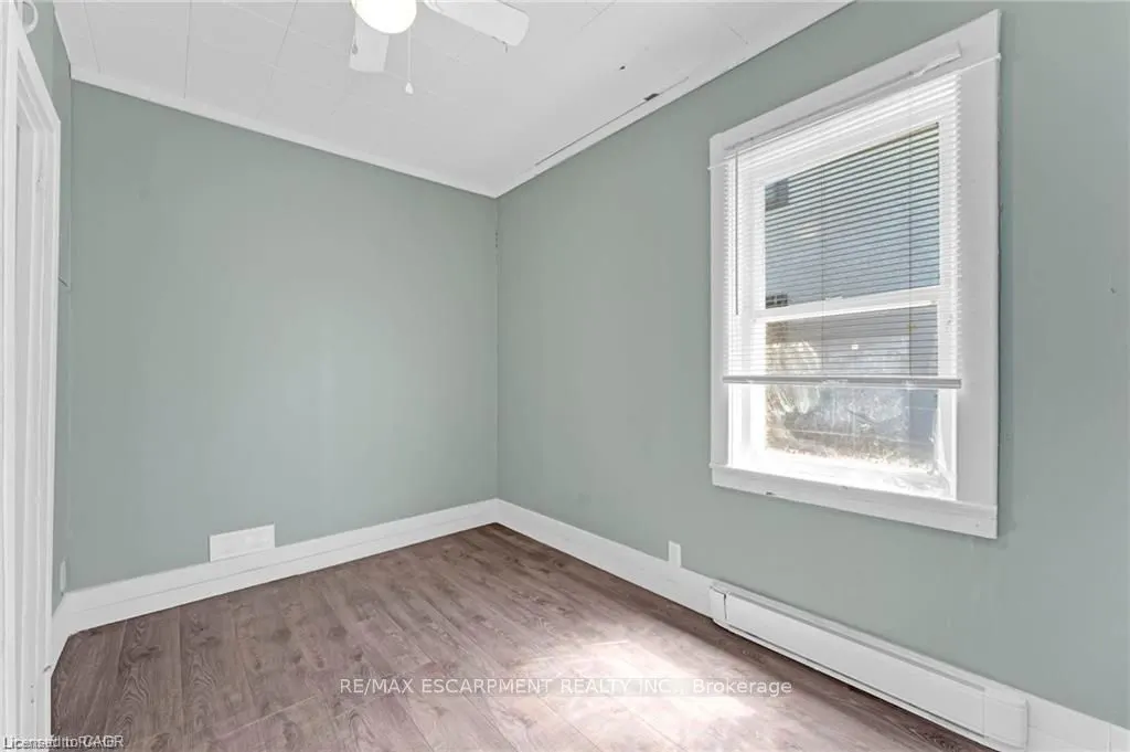34 Welland Street, #Main