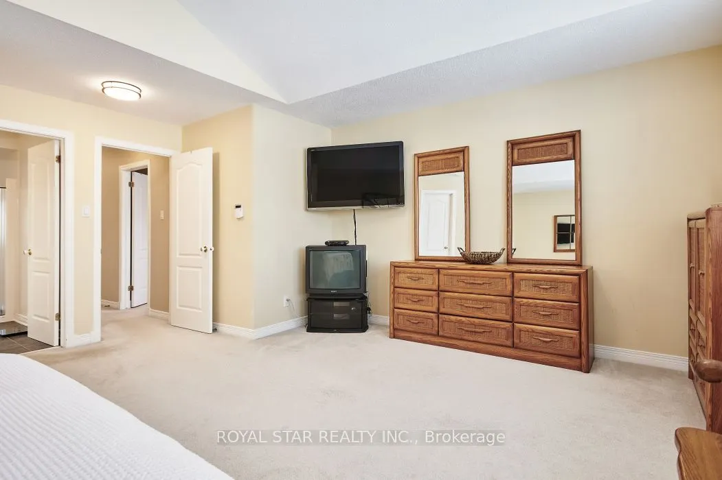 38 Rialto Way