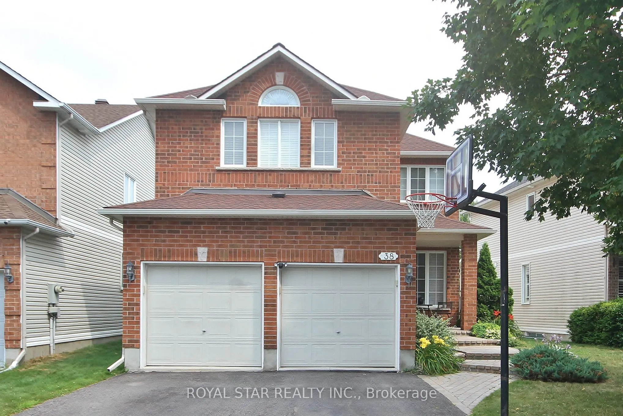 38 Rialto Way