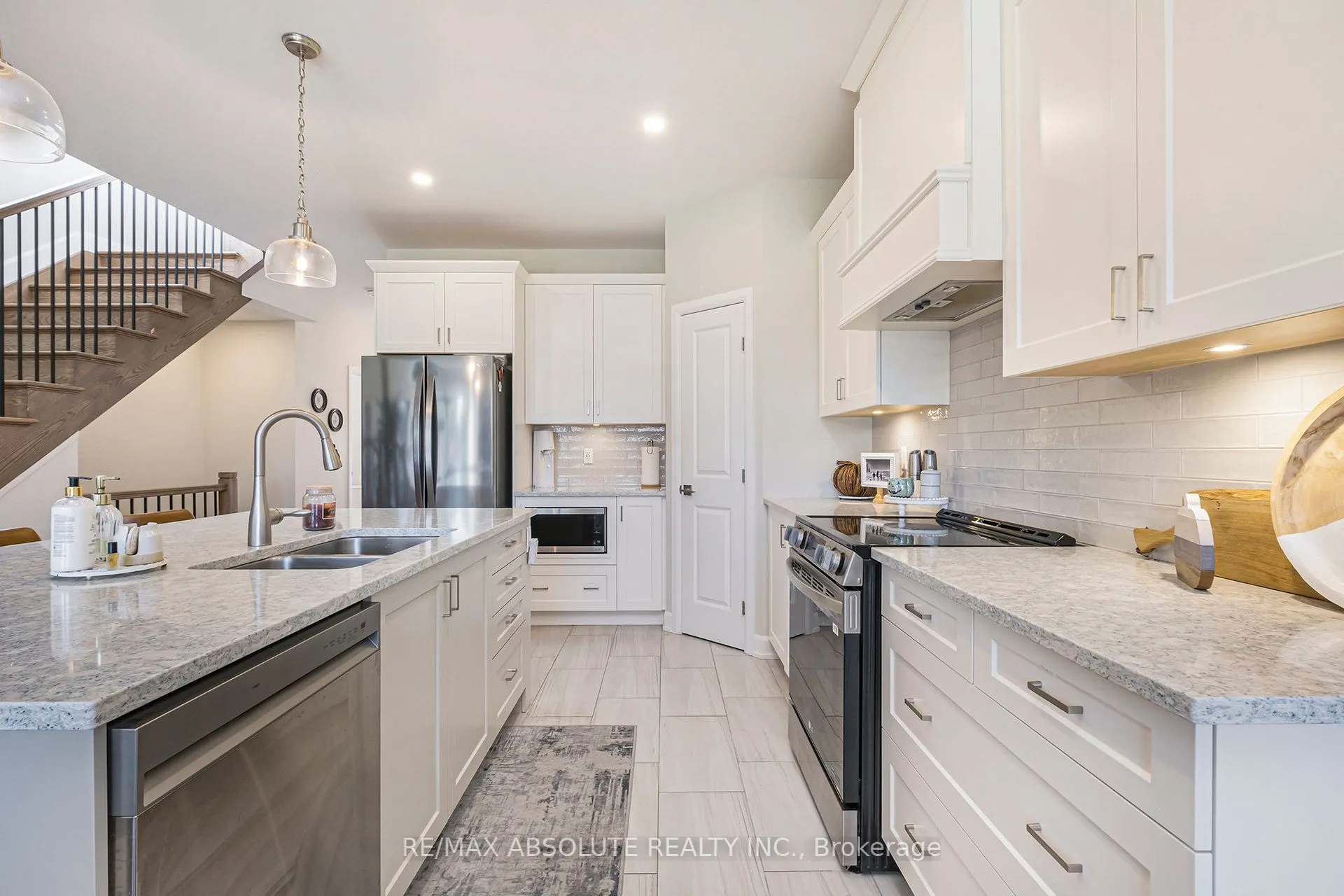 16 Cockburn Street, #B