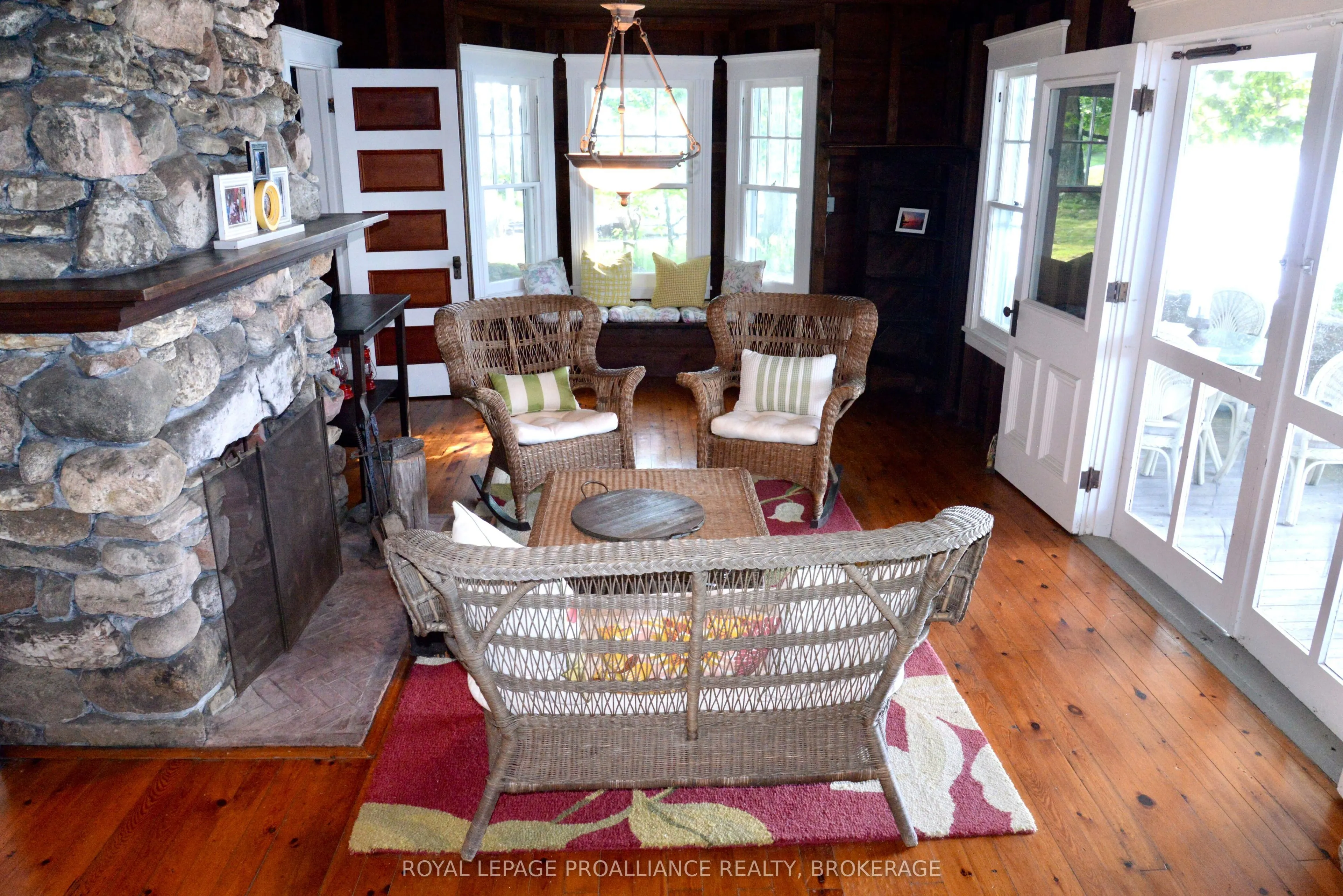 121 Tremont Park Island